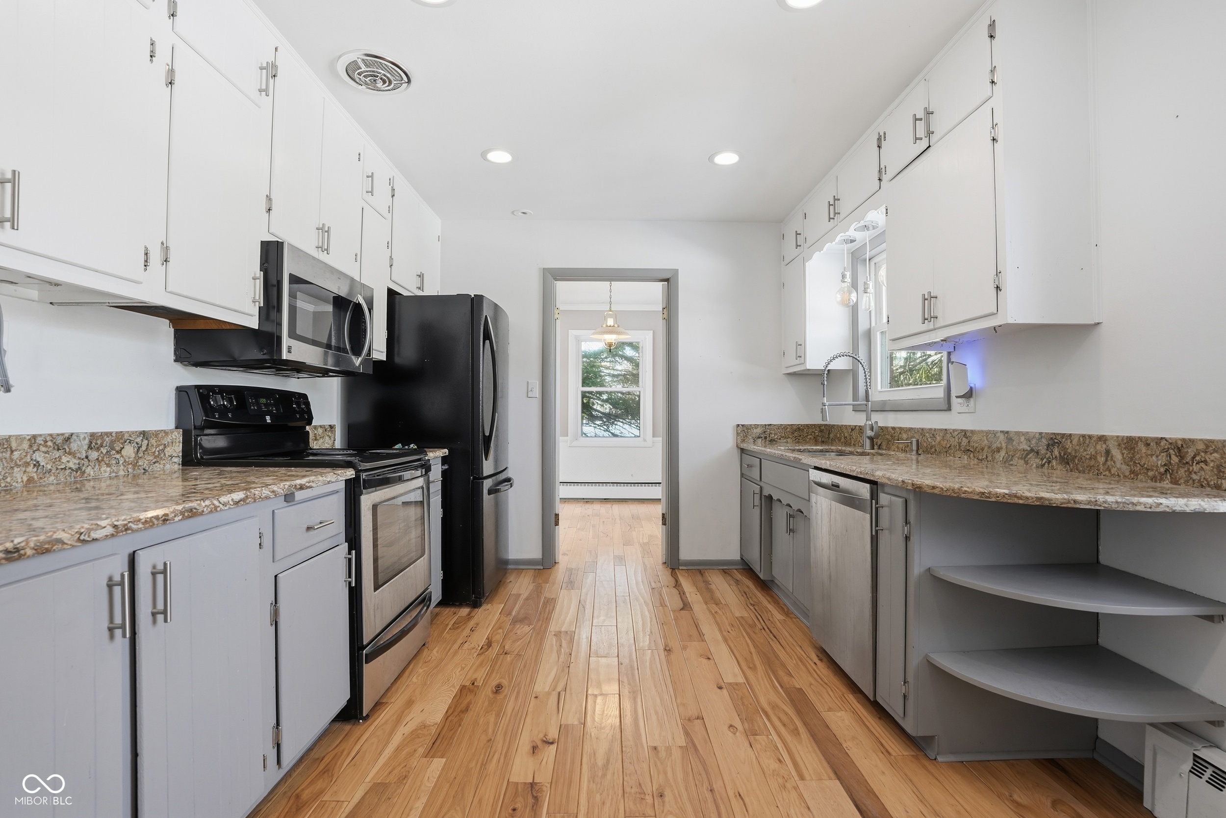 7705 N Whittier Place