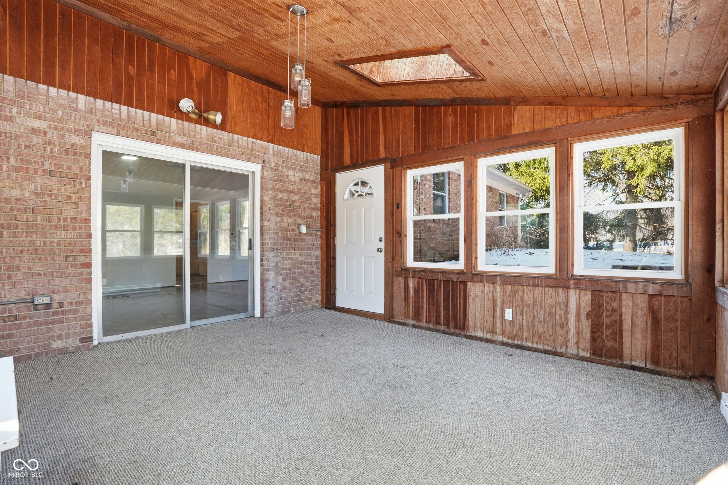 7705 N Whittier Place