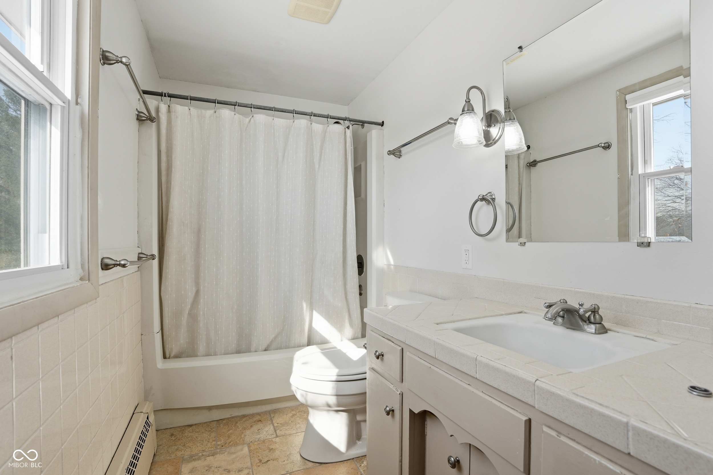 7705 N Whittier Place