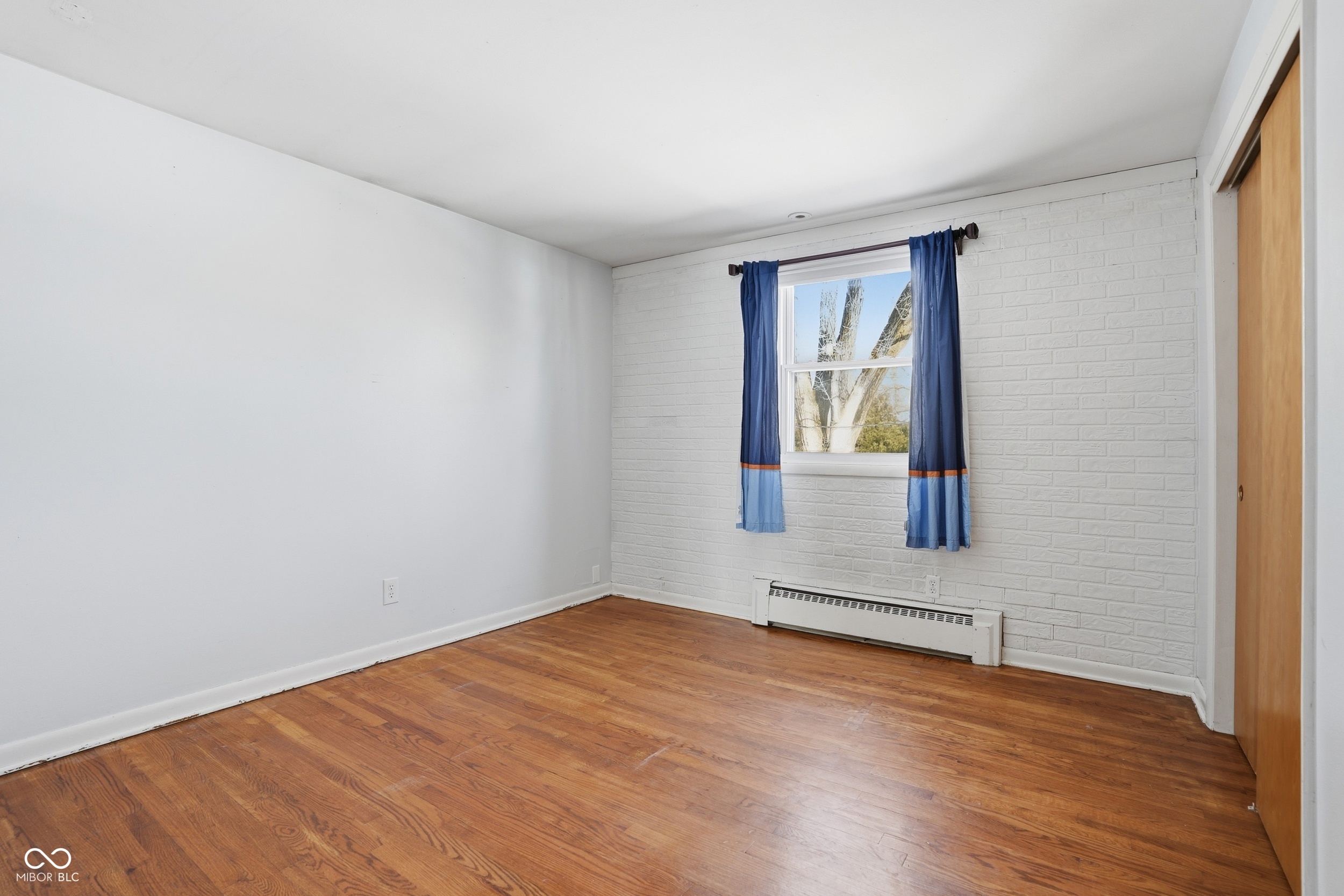 7705 N Whittier Place