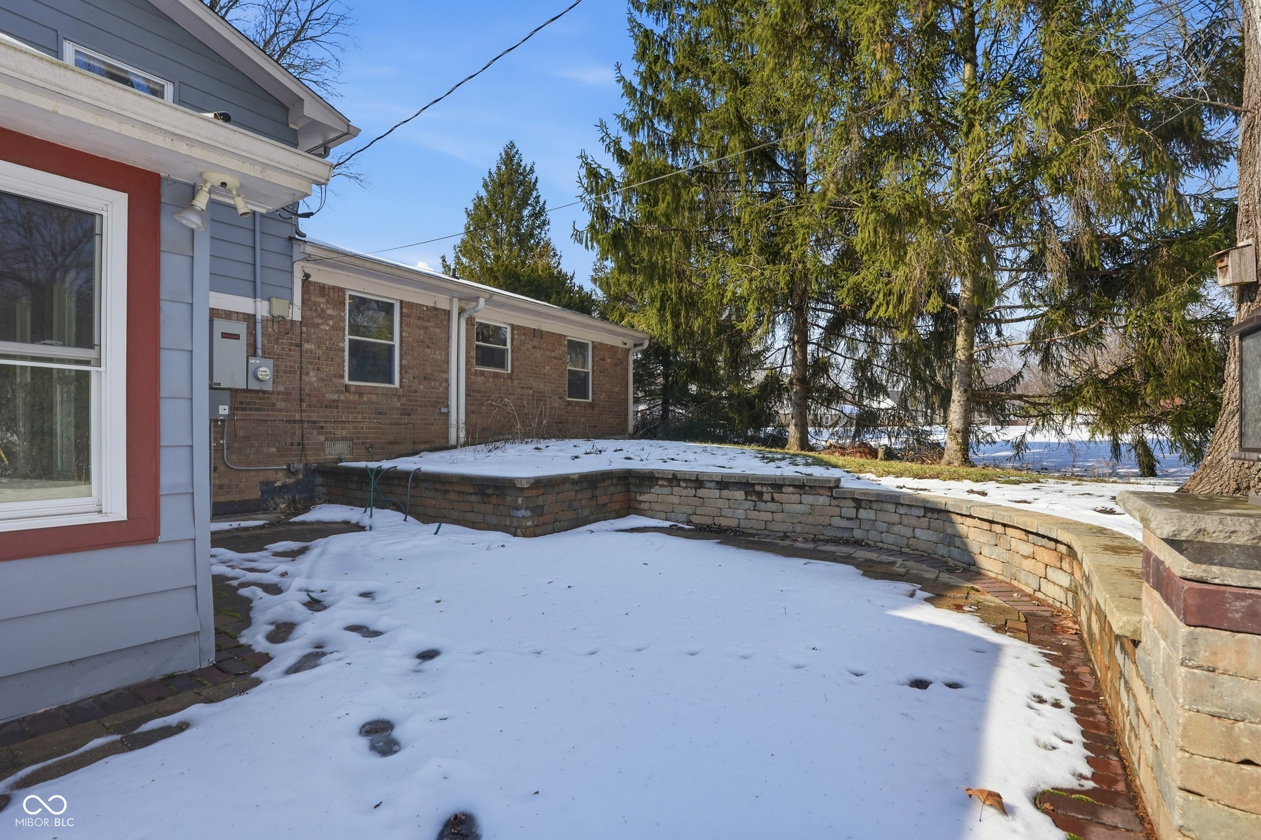 7705 N Whittier Place