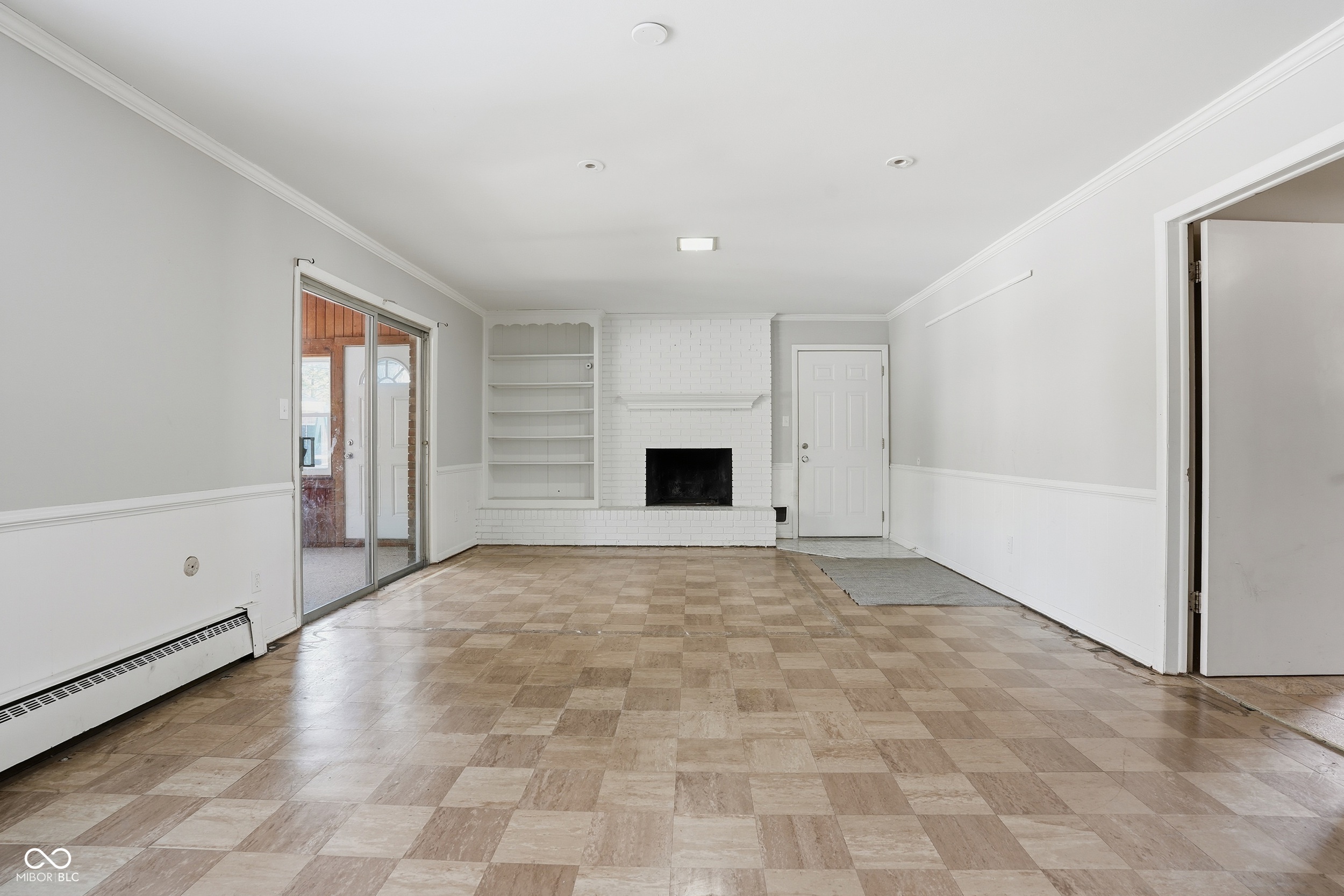 7705 N Whittier Place