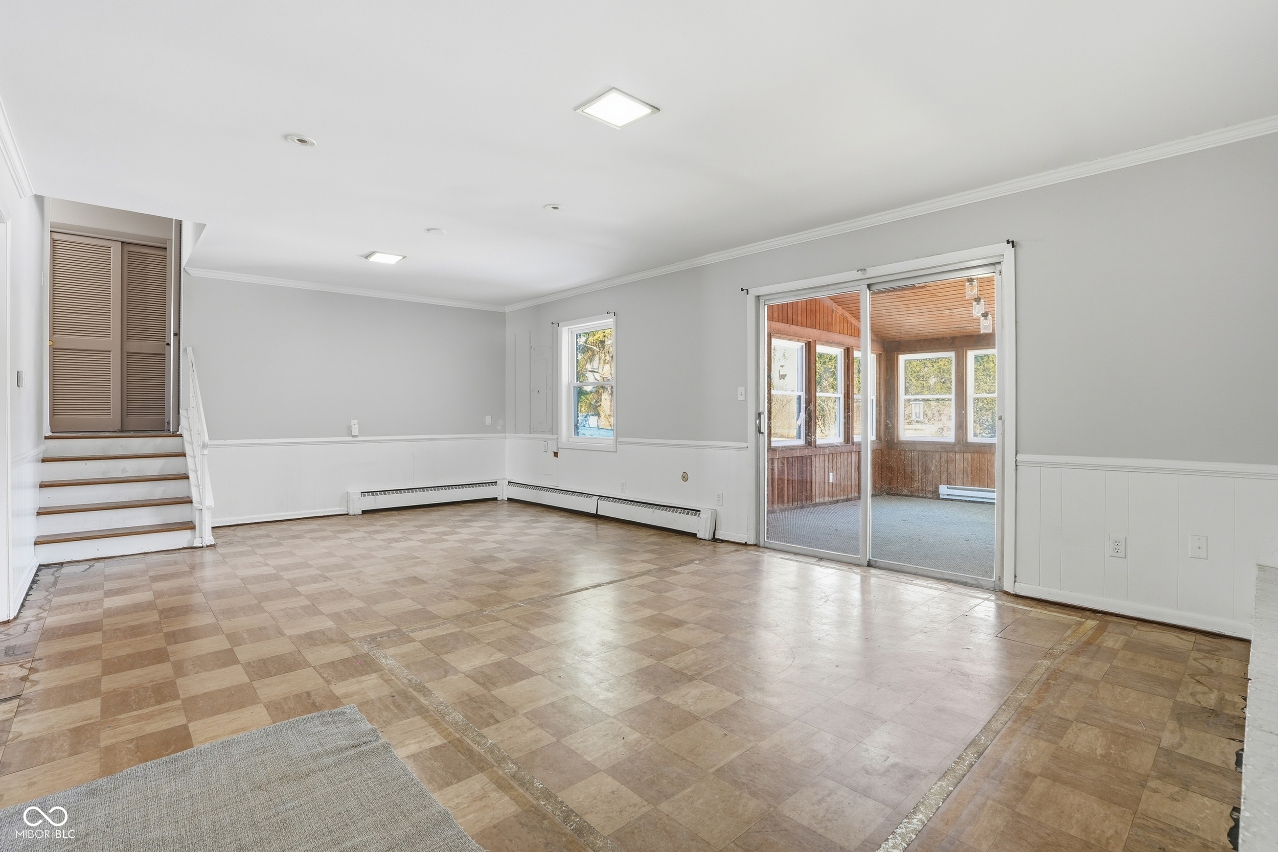 7705 N Whittier Place