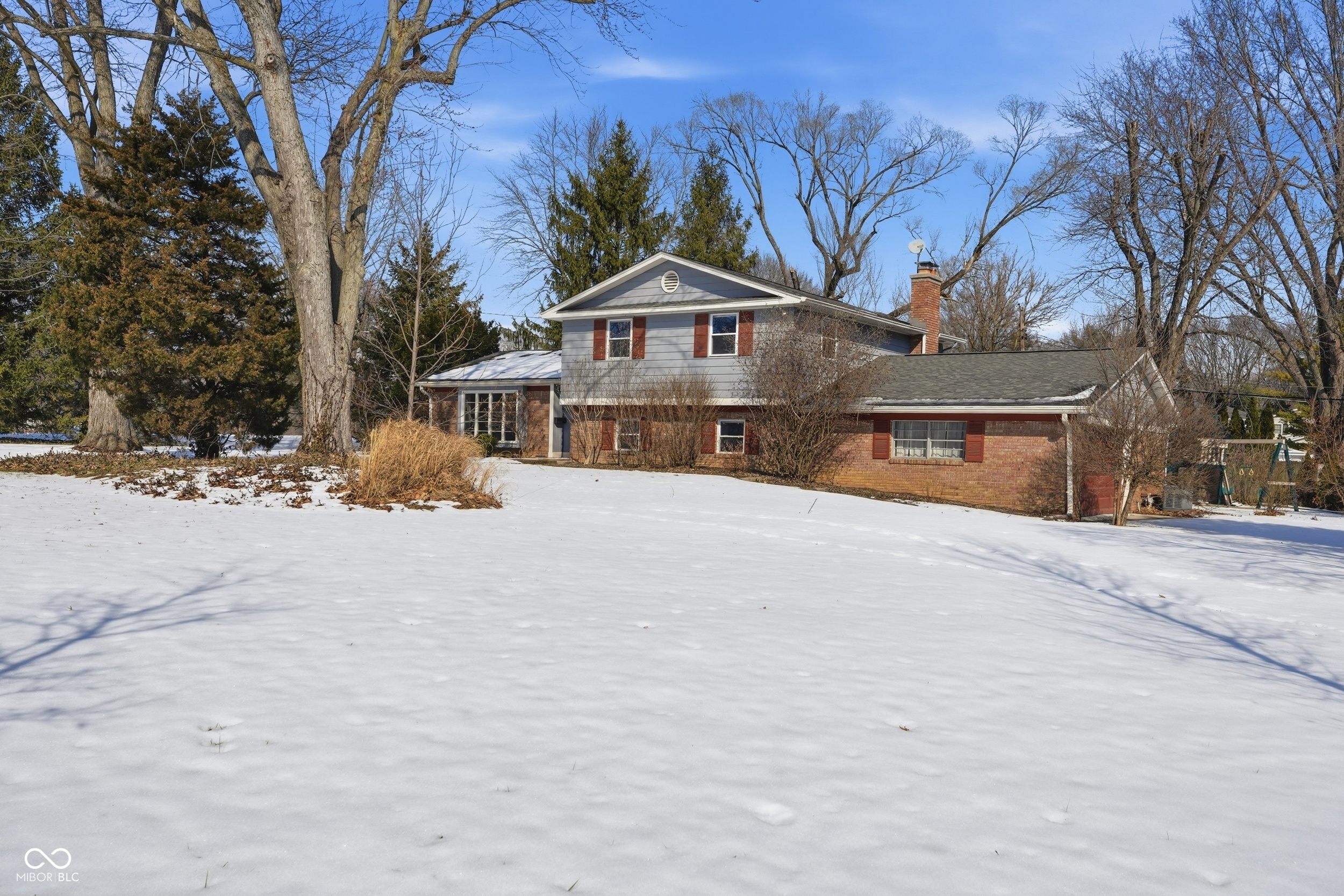 7705 N Whittier Place