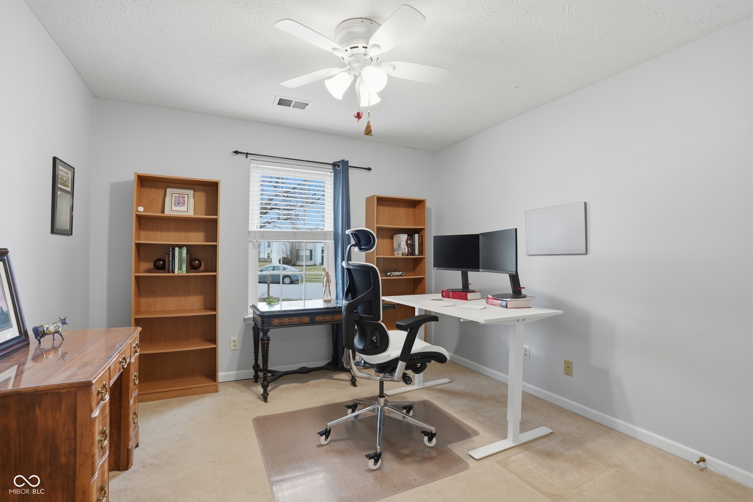 6382 Hillview Circle