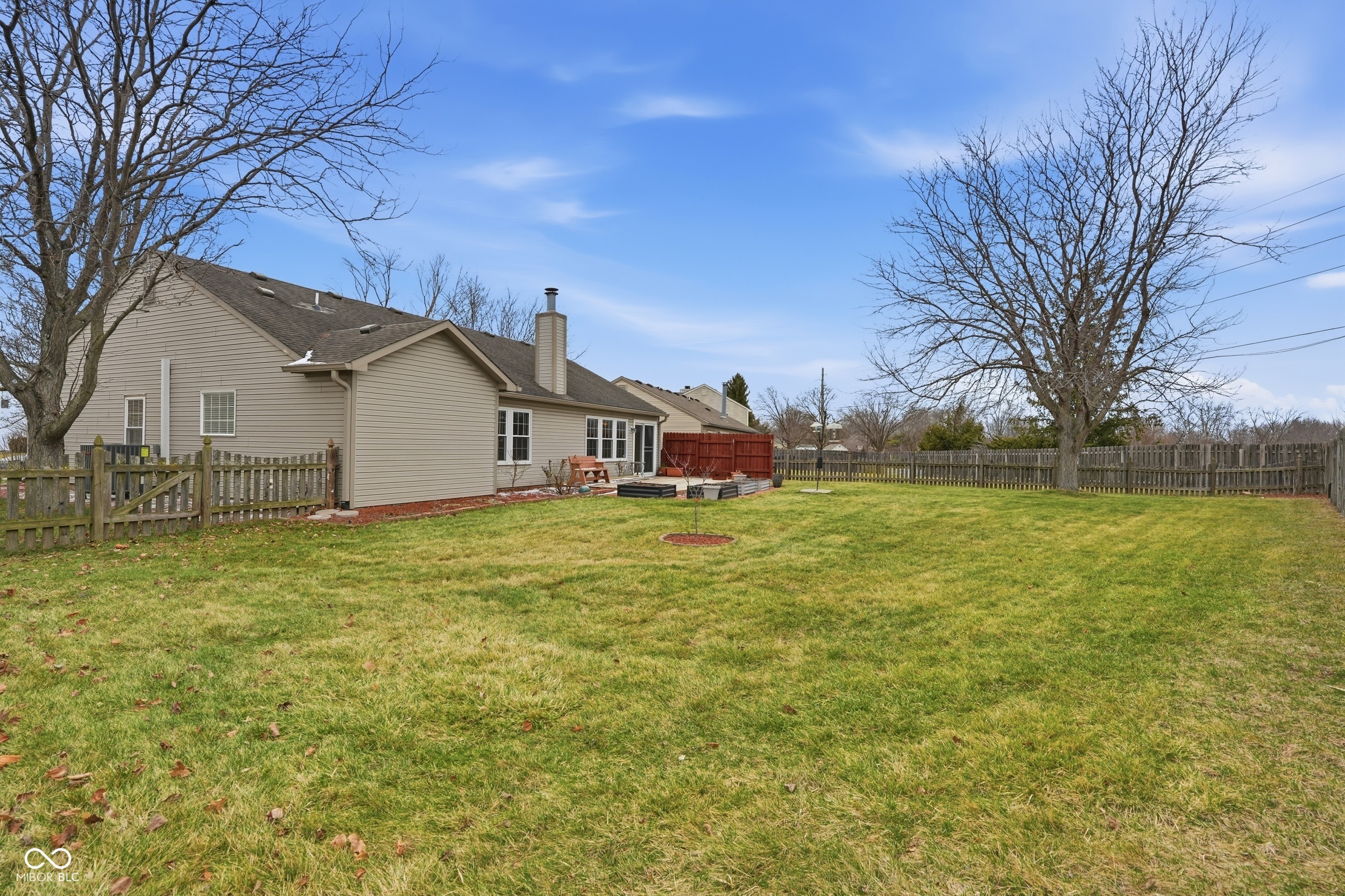 6382 Hillview Circle