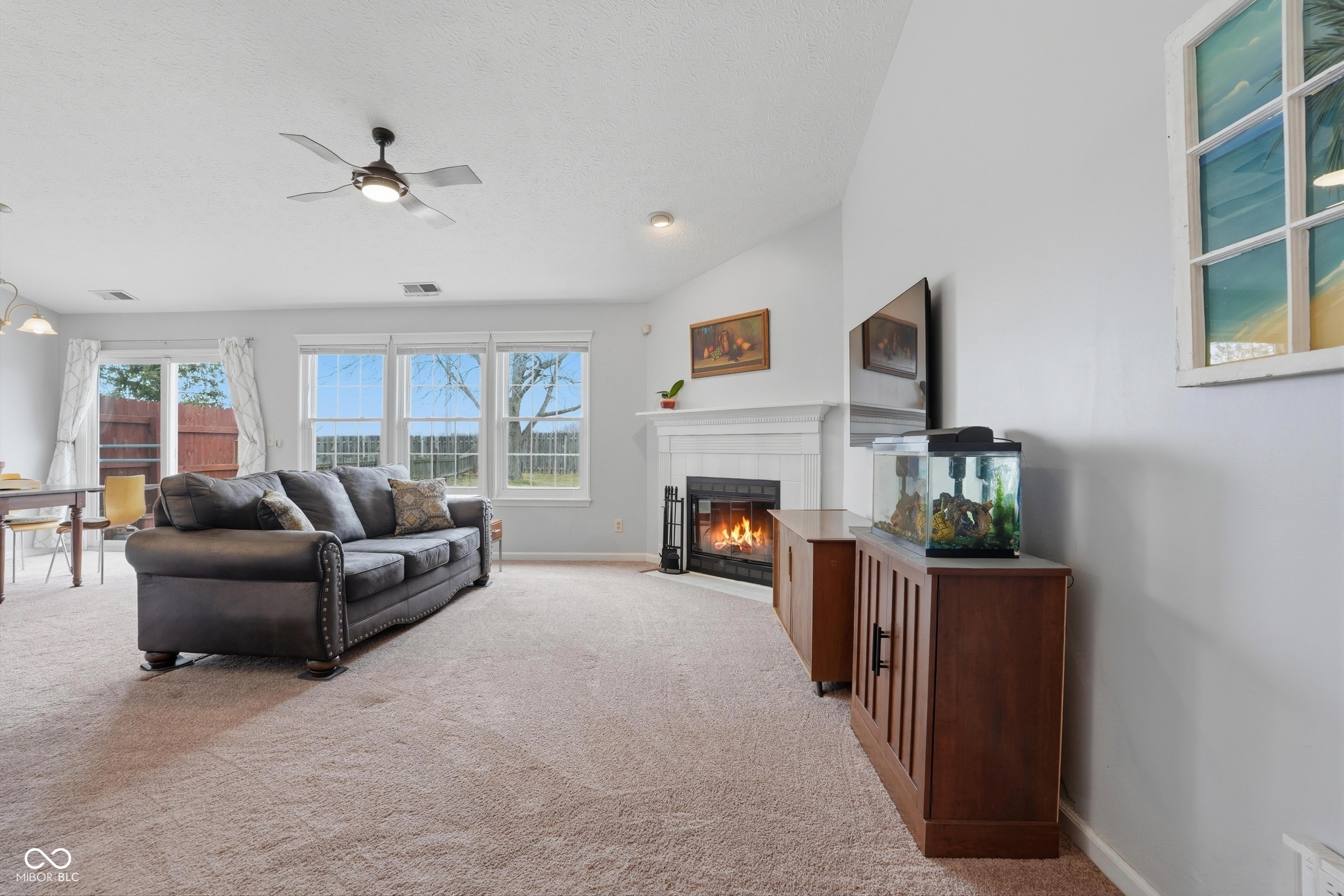 6382 Hillview Circle