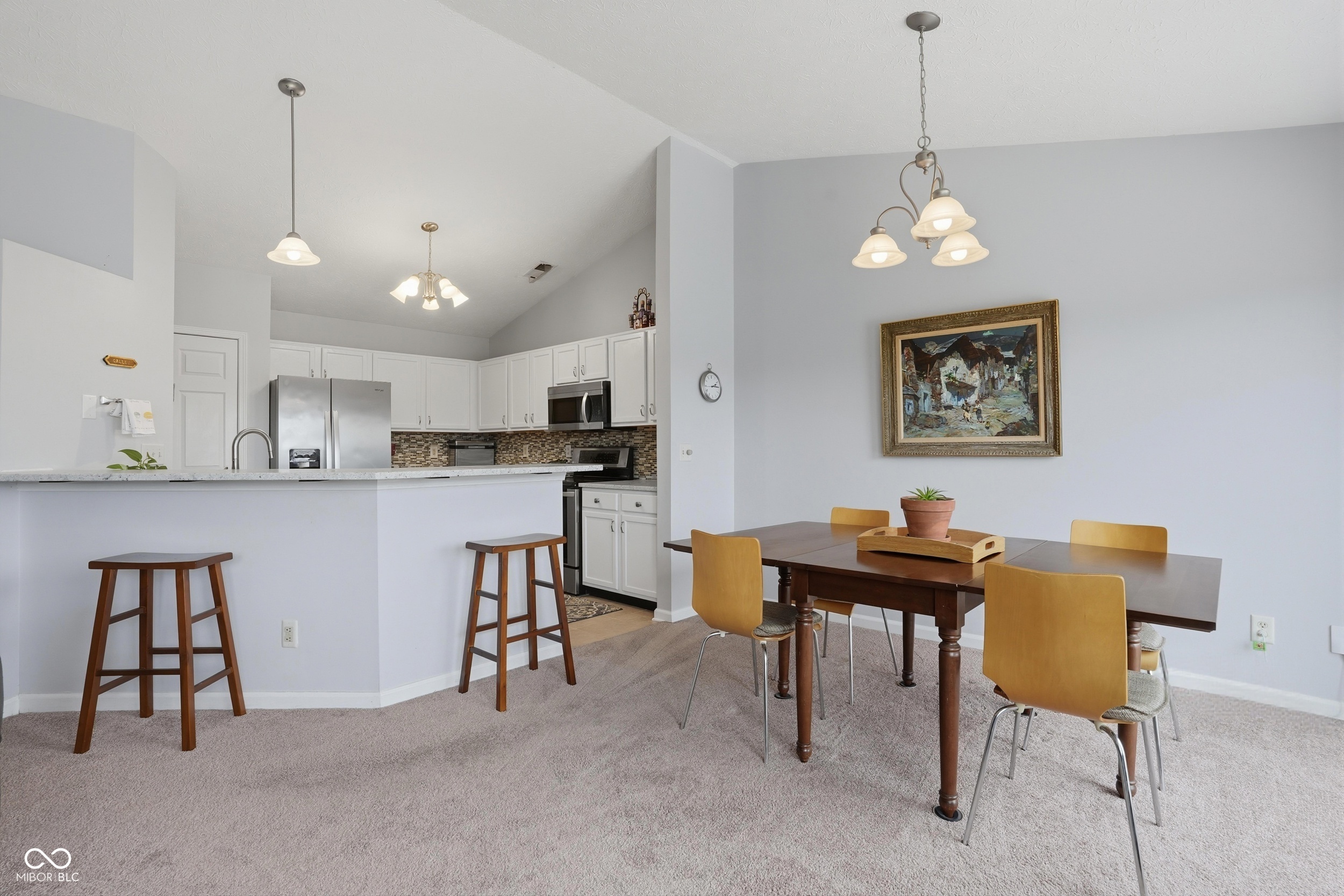 6382 Hillview Circle