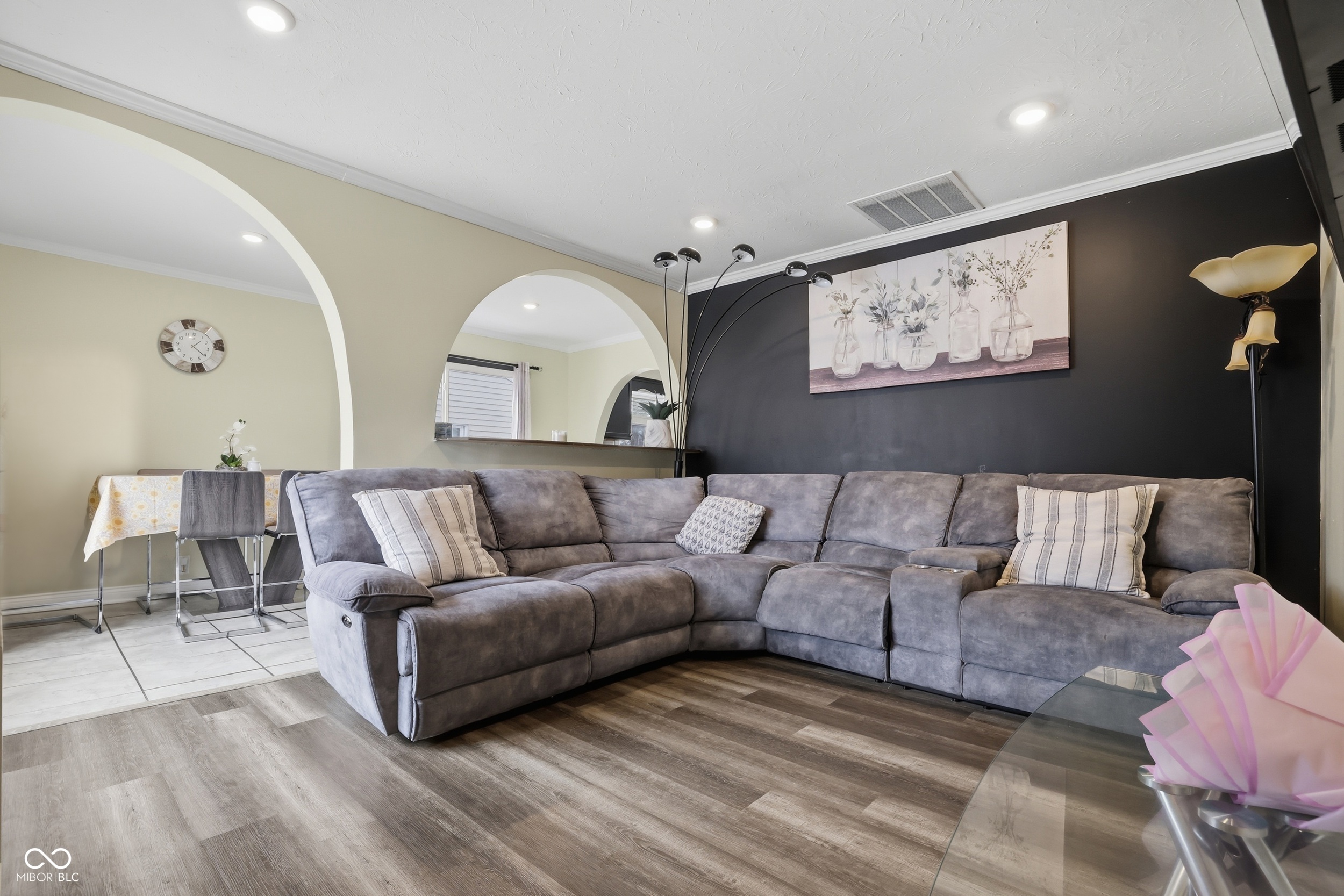 2738 Schofield Avenue