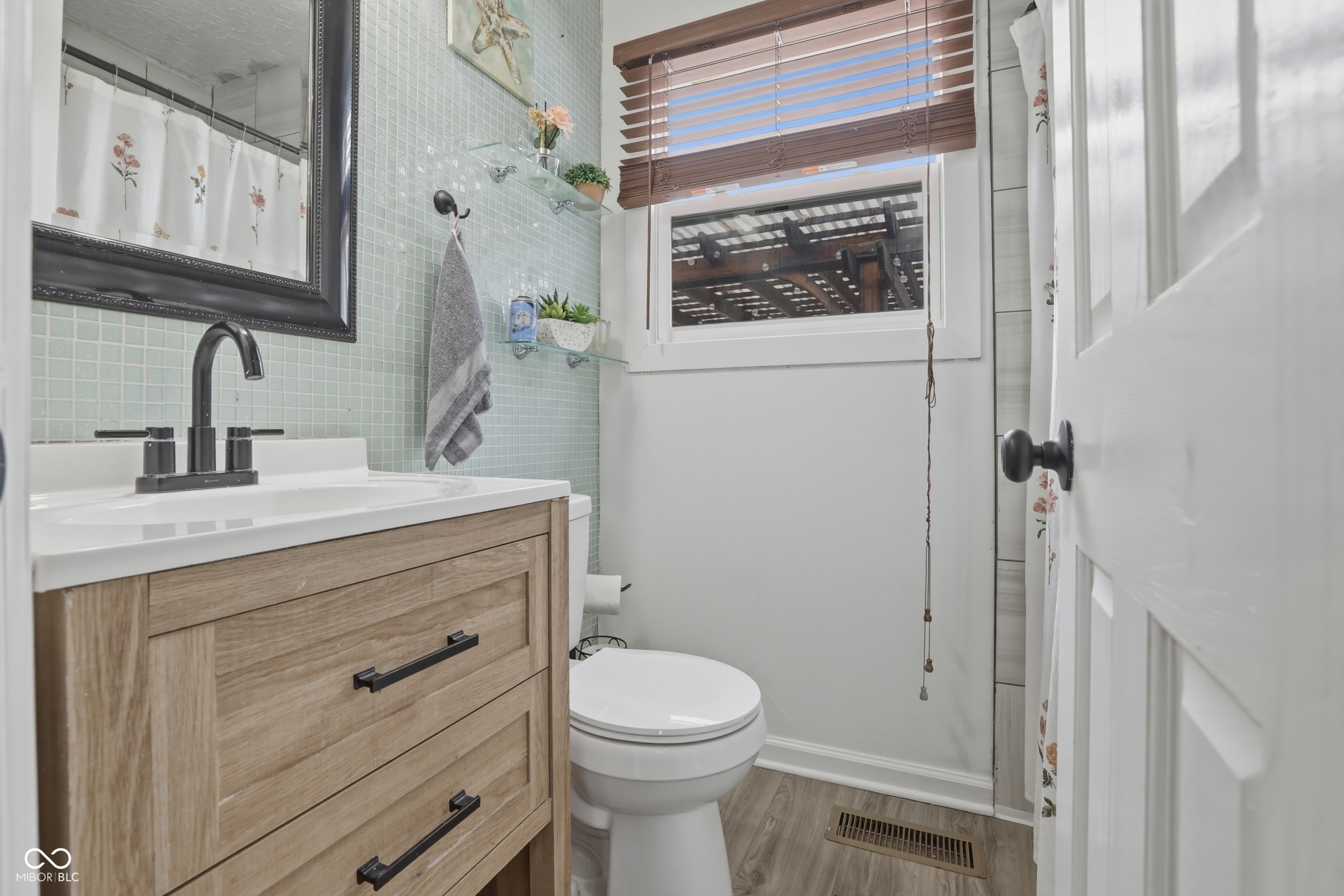 2738 Schofield Avenue