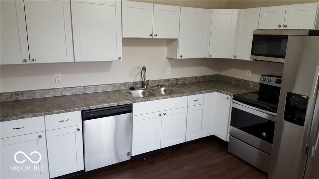 3436 N Sadlier Drive