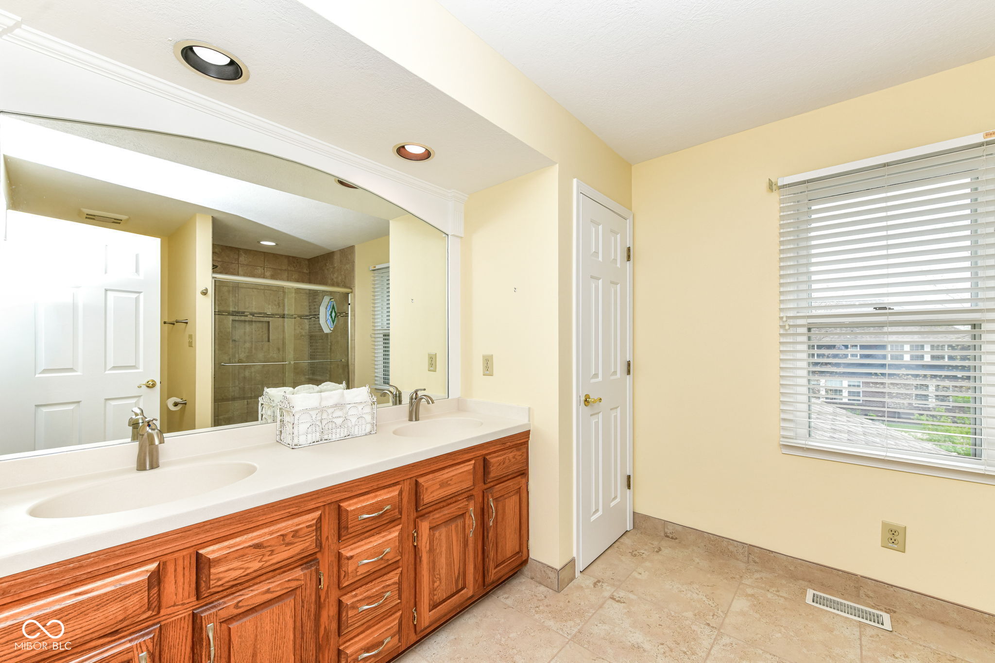 1001 Arrowwood Drive