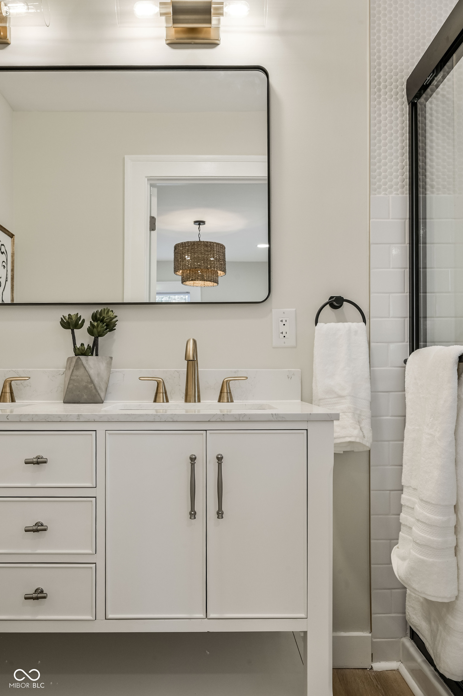 6039 E Lowell Avenue