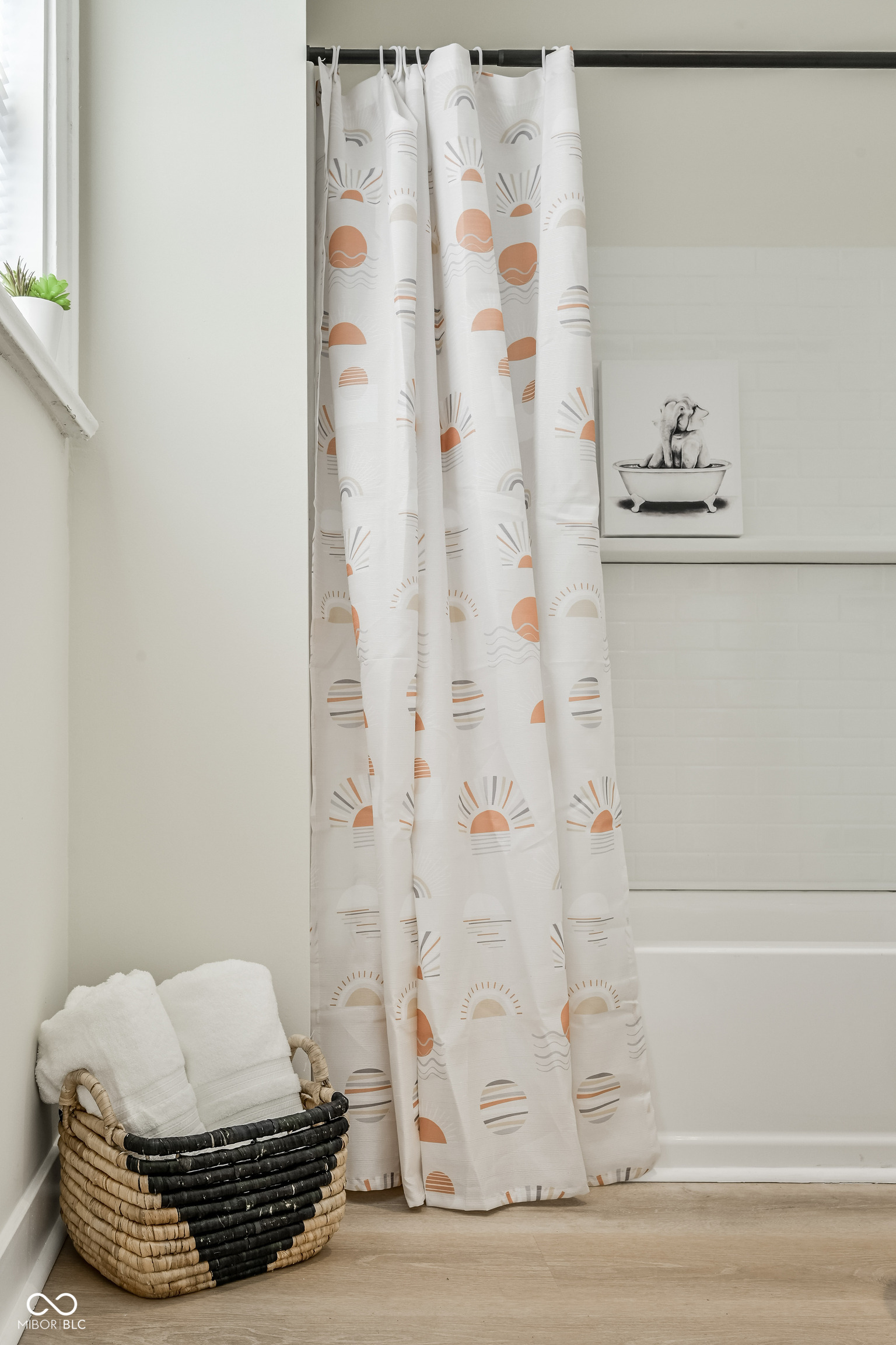 6039 E Lowell Avenue