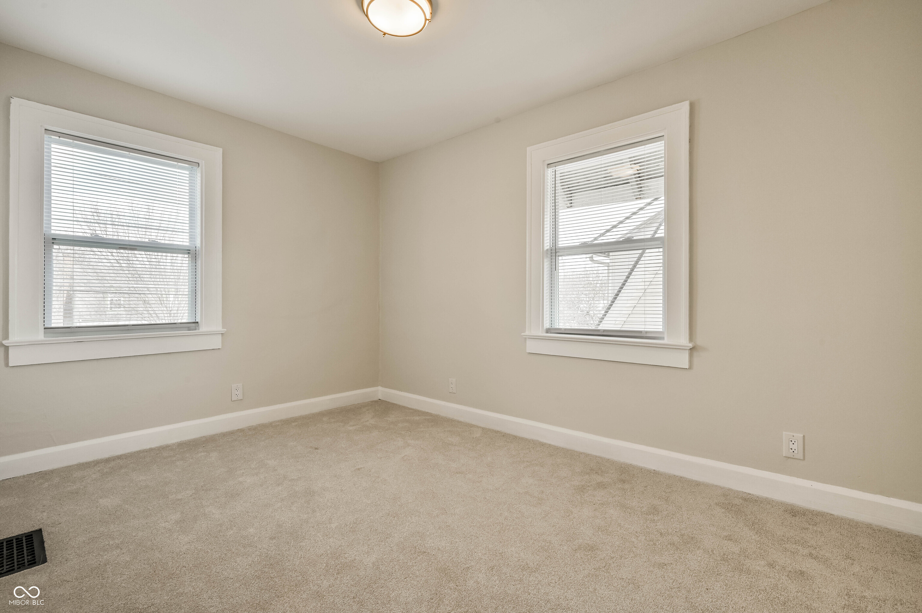 6039 E Lowell Avenue