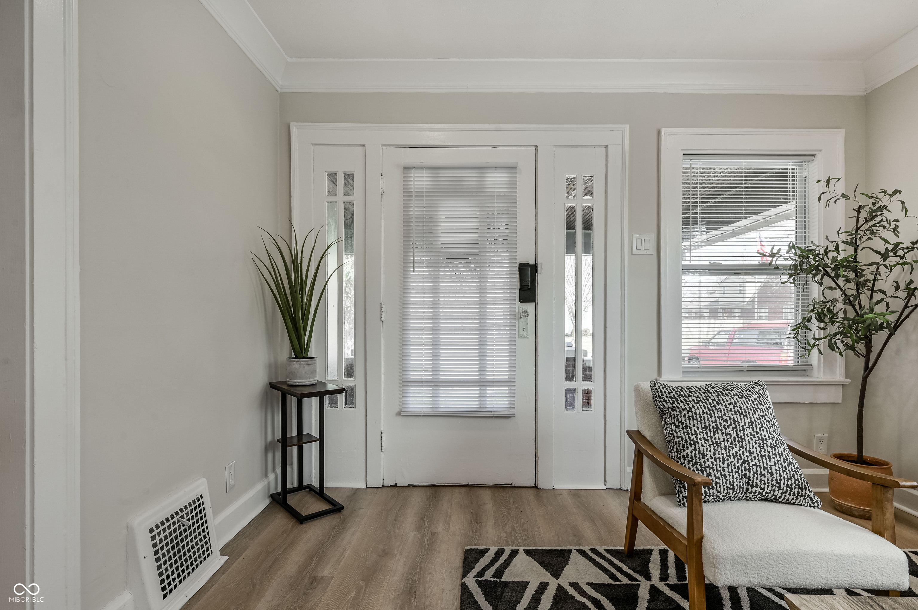 6039 E Lowell Avenue