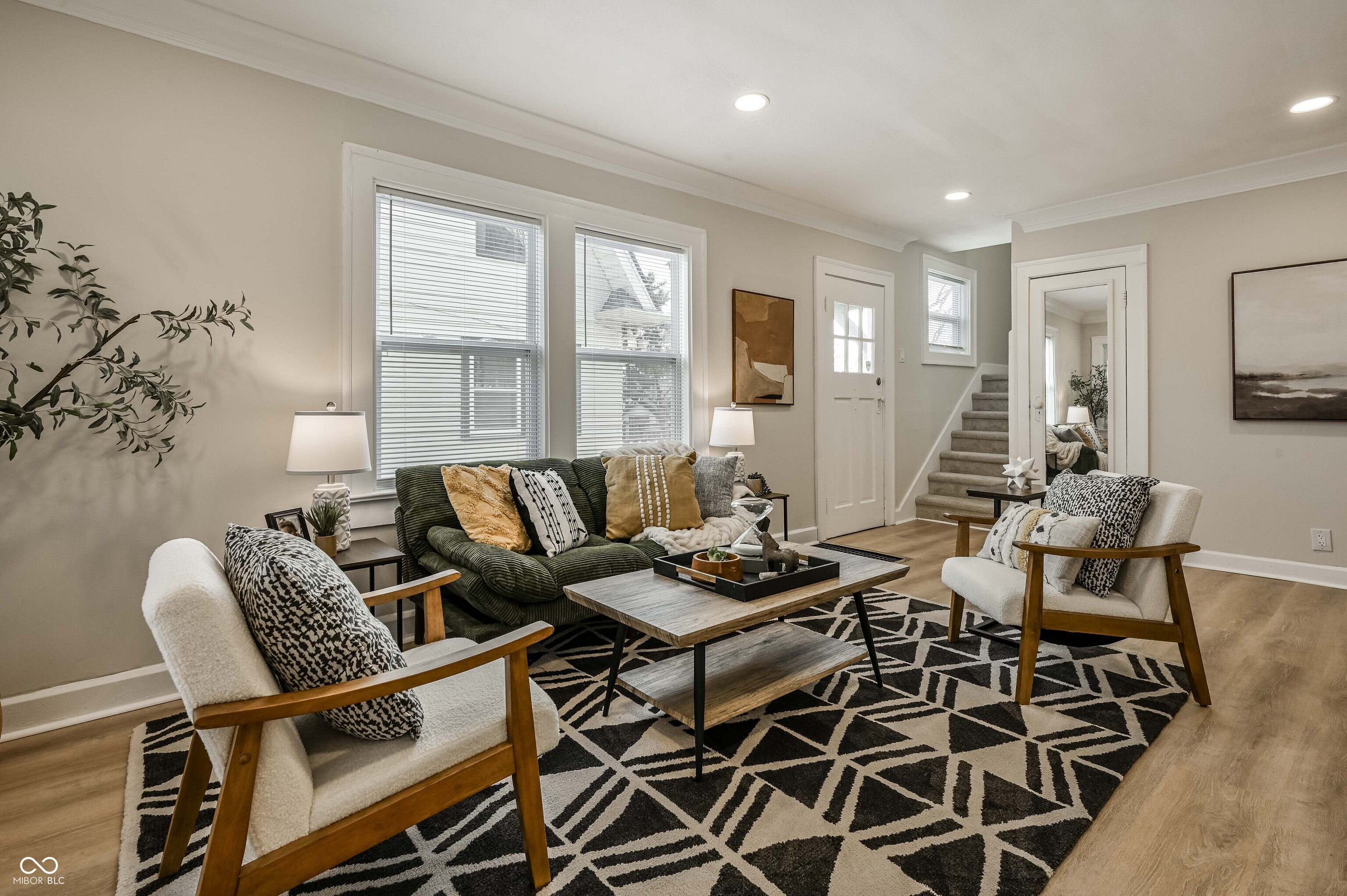 6039 E Lowell Avenue