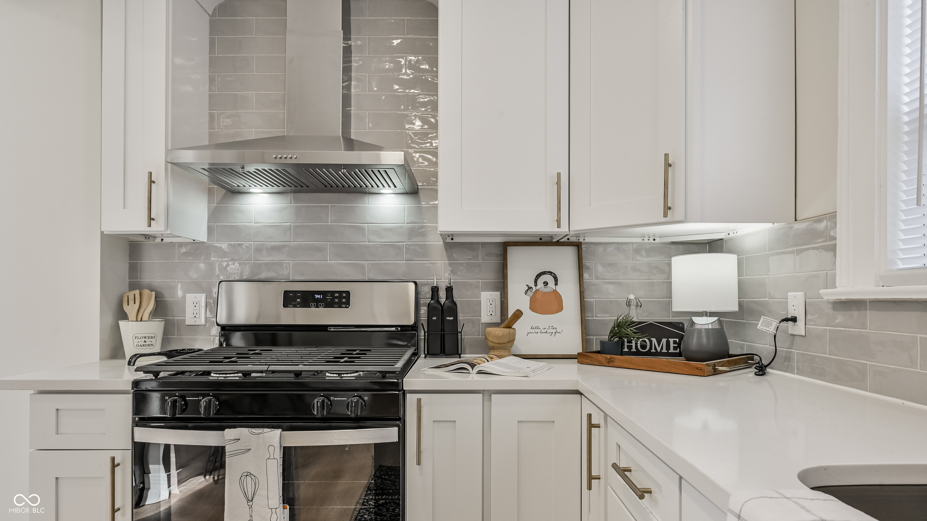 6039 E Lowell Avenue