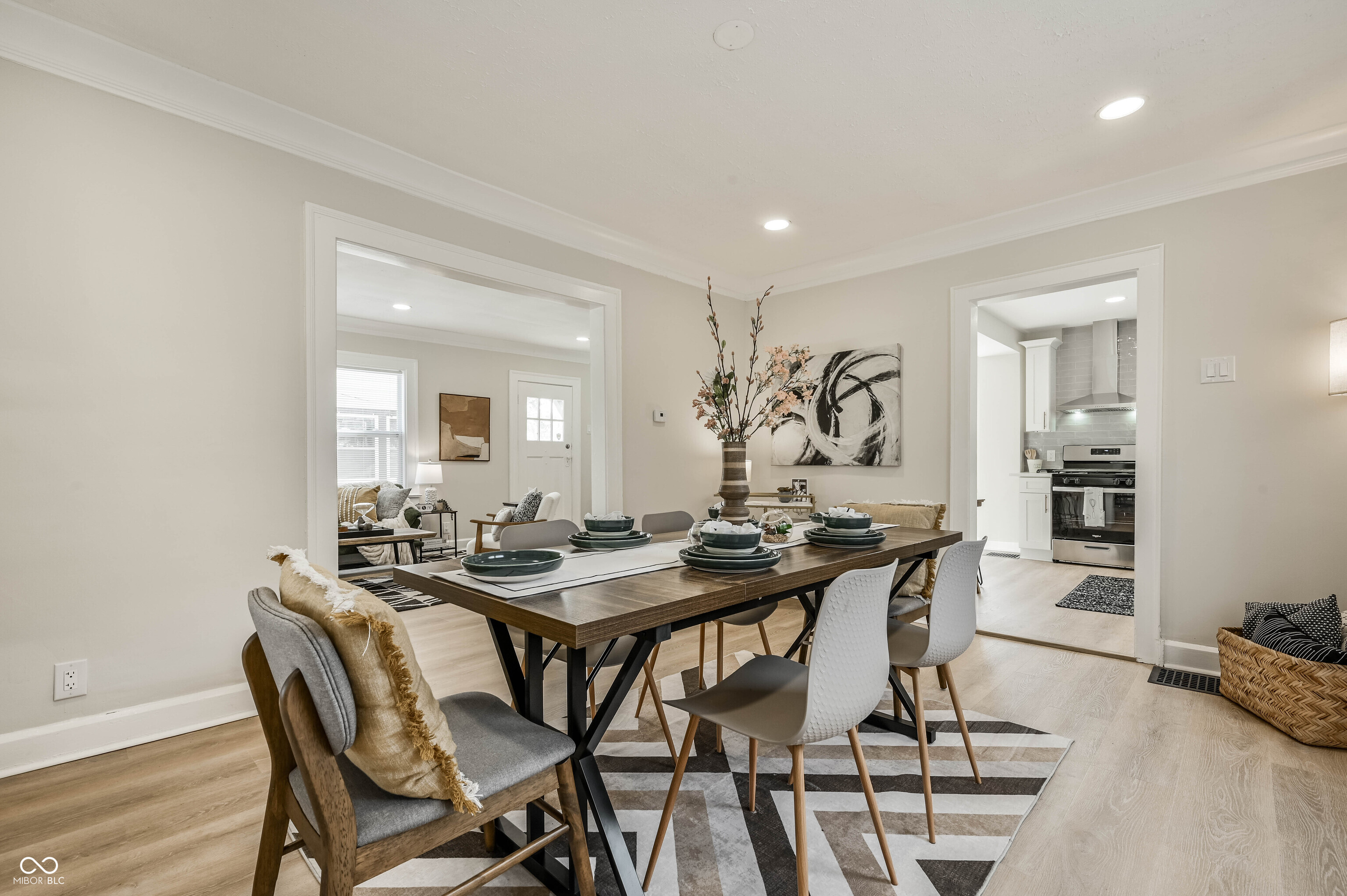 6039 E Lowell Avenue