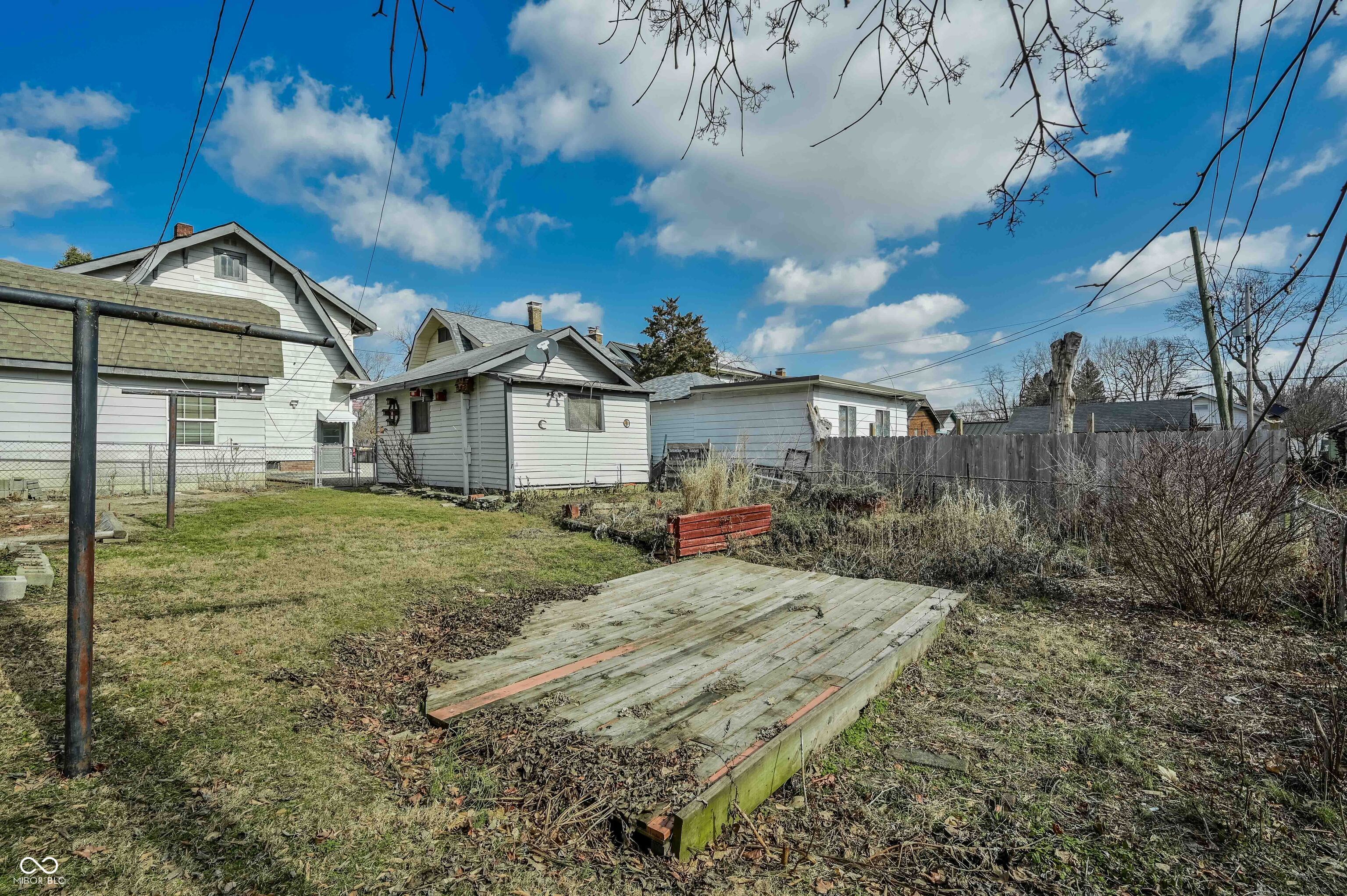 6039 E Lowell Avenue