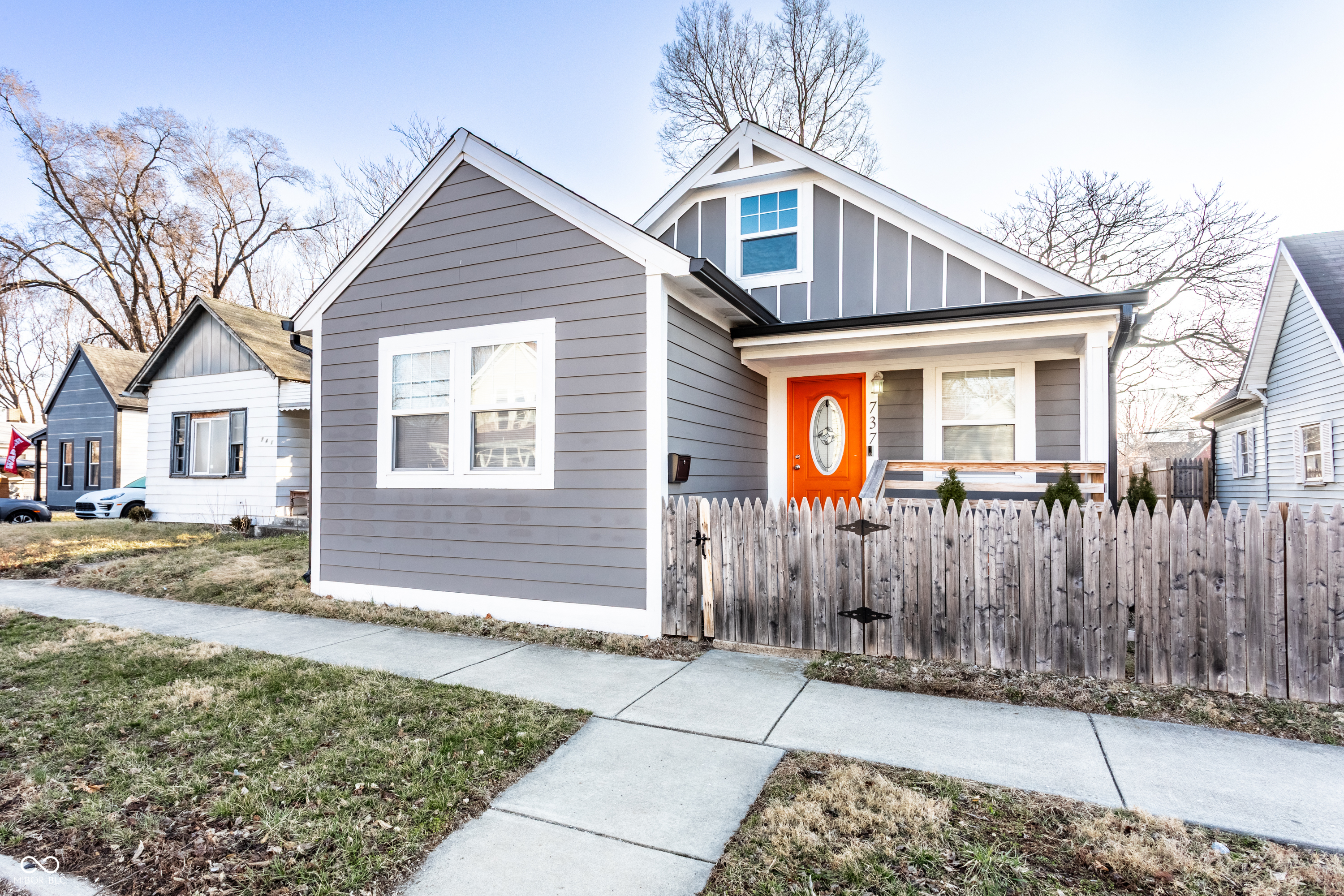 737 N Pershing Avenue