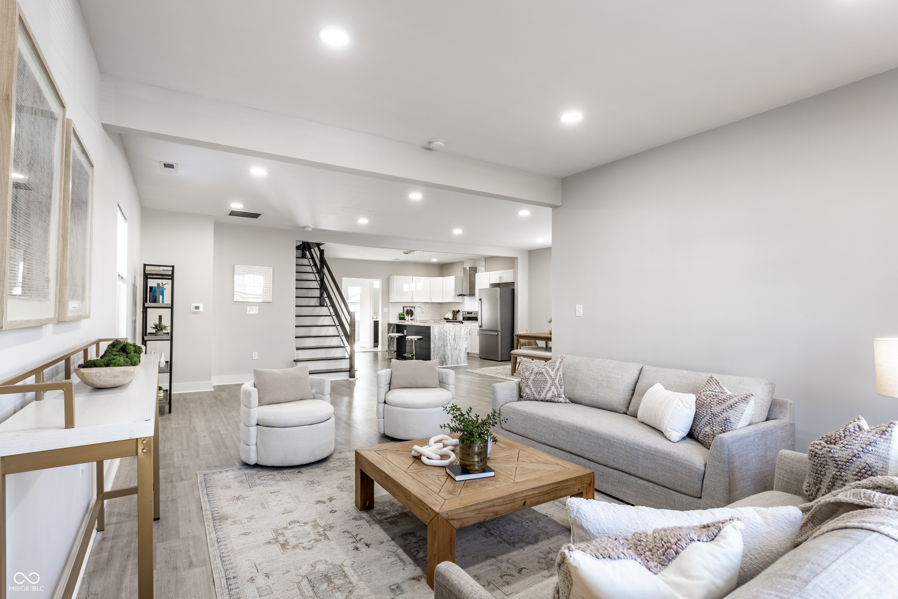 737 N Pershing Avenue