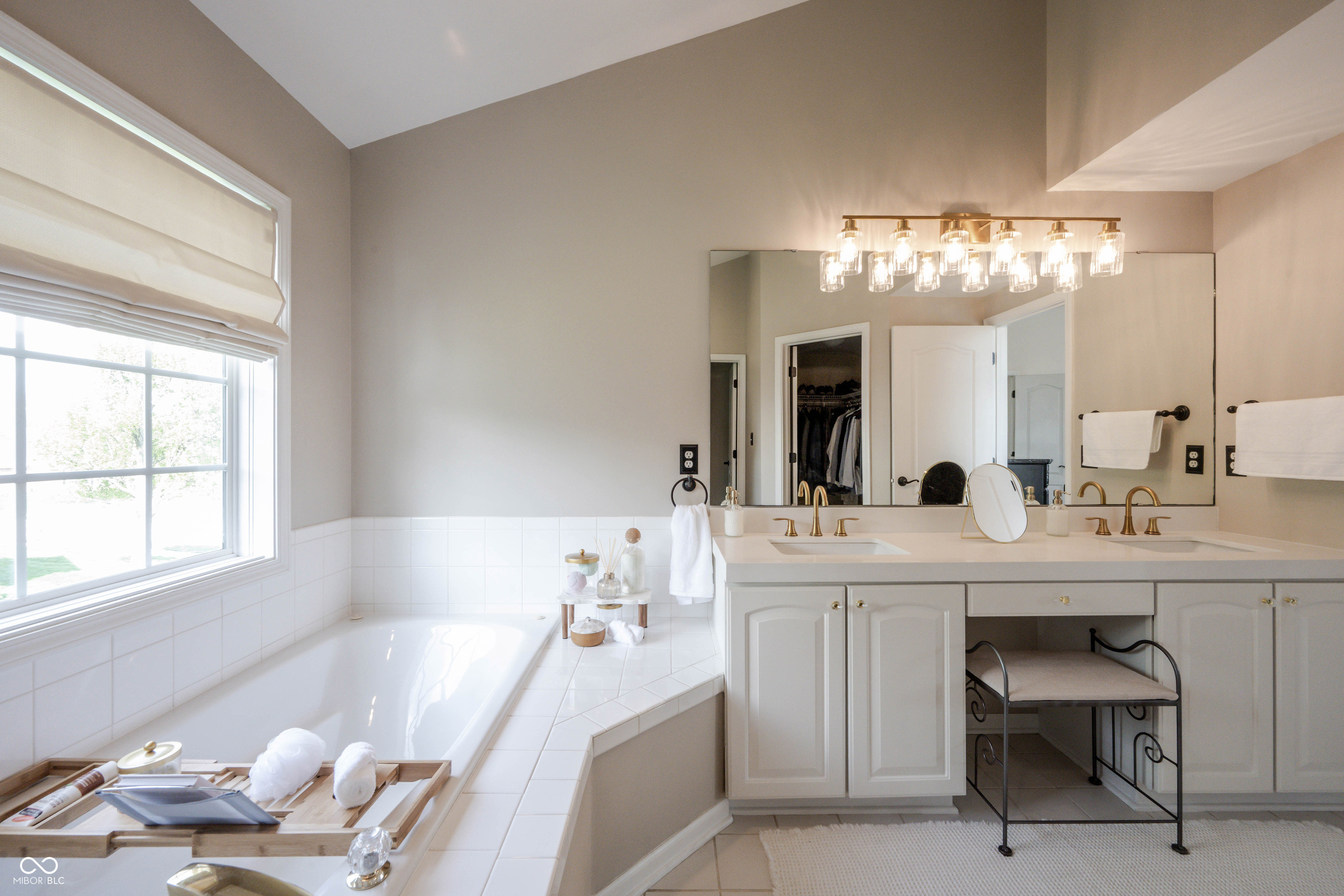 10456 Stonegate Drive