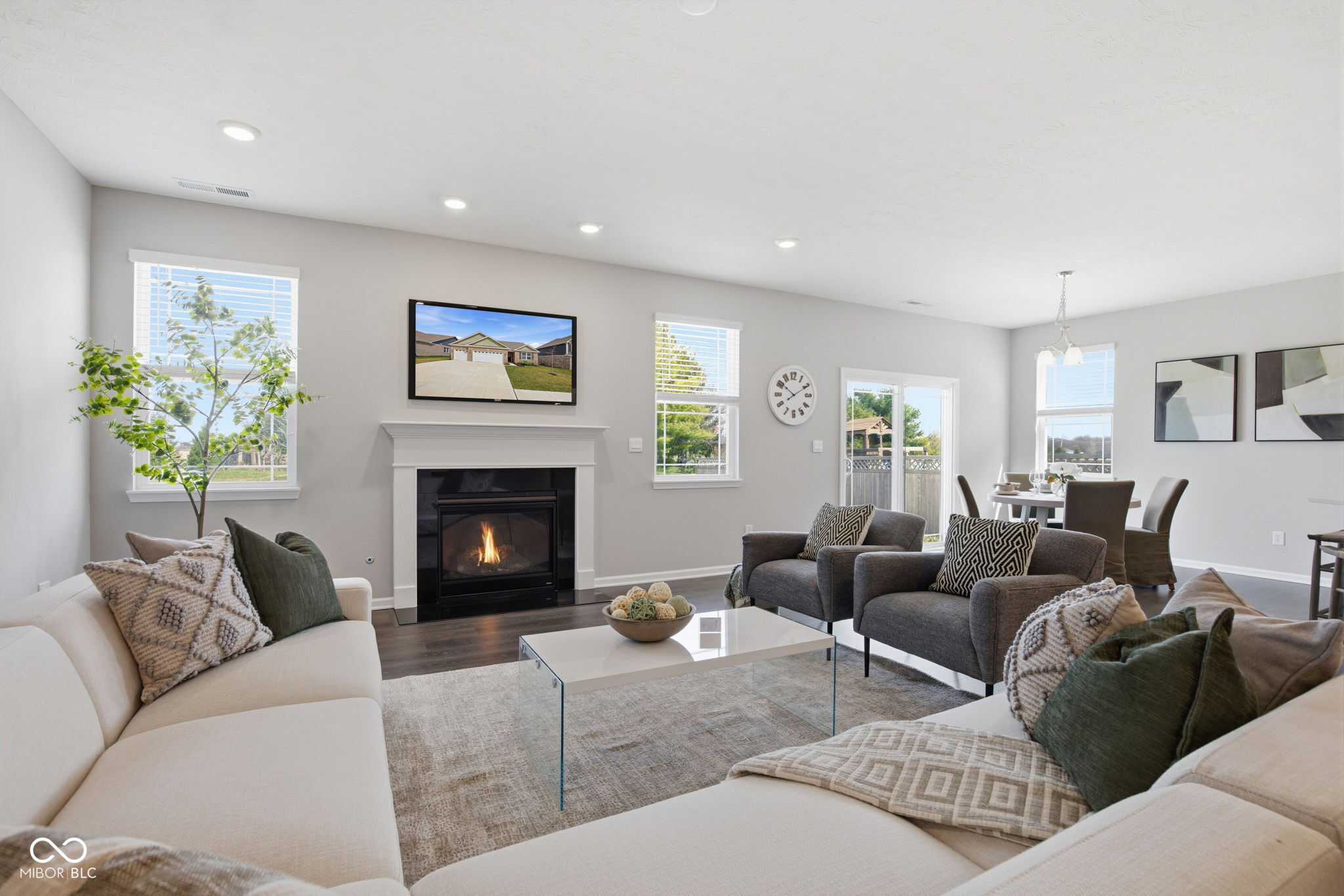 4660 W Tradwell Drive