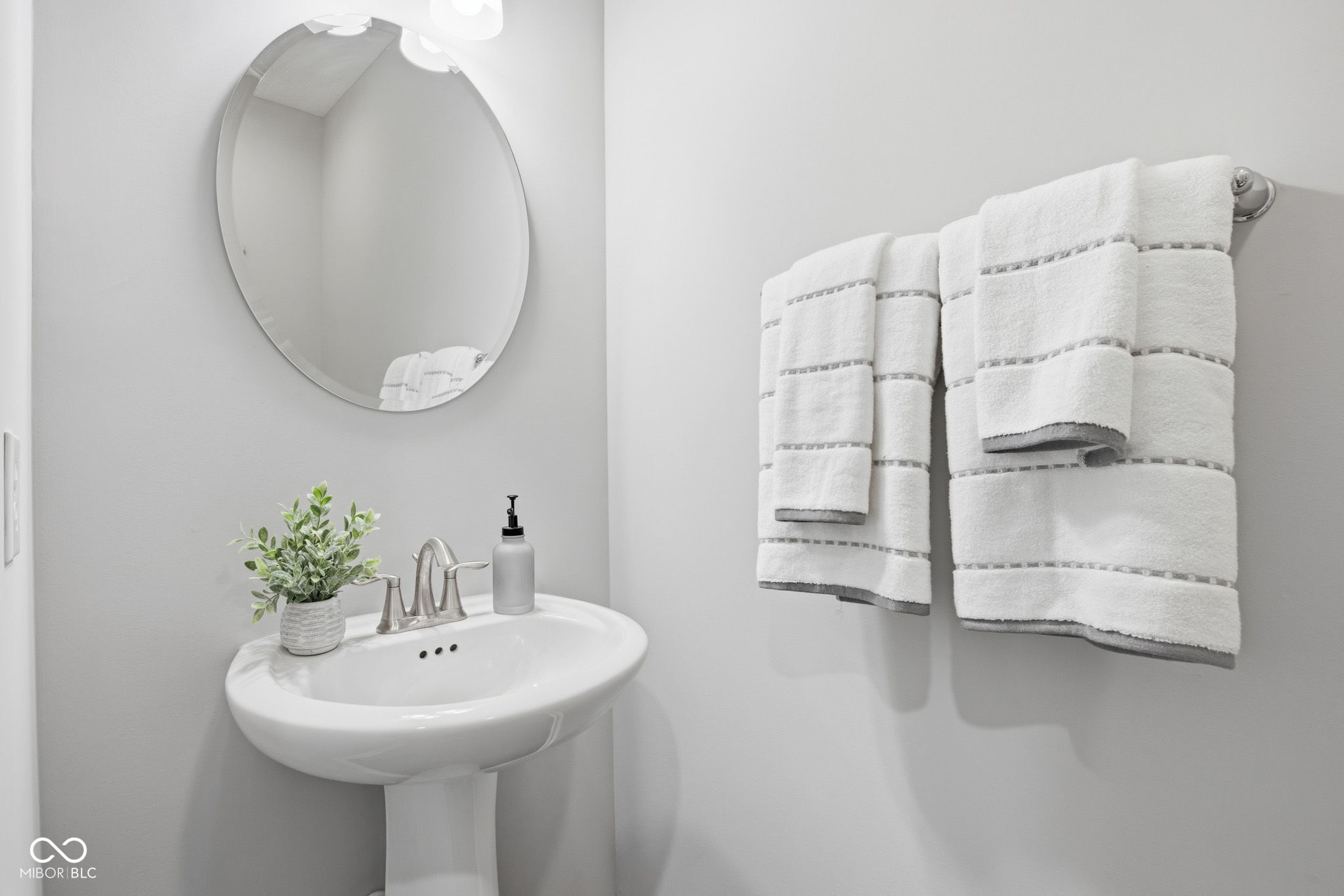 4660 W Tradwell Drive