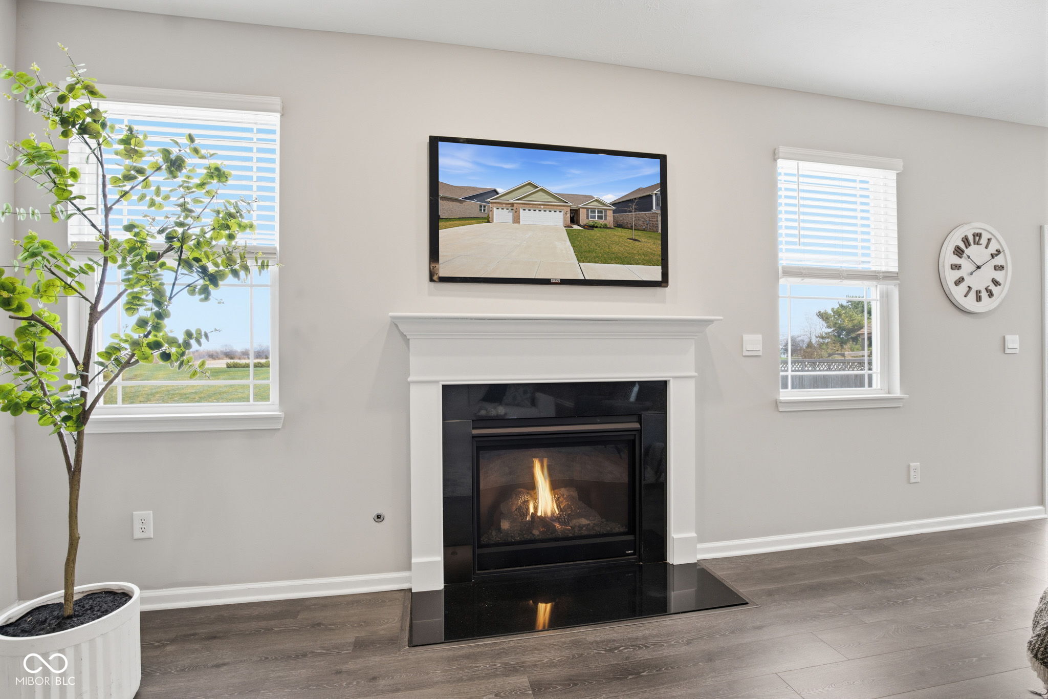 4660 W Tradwell Drive