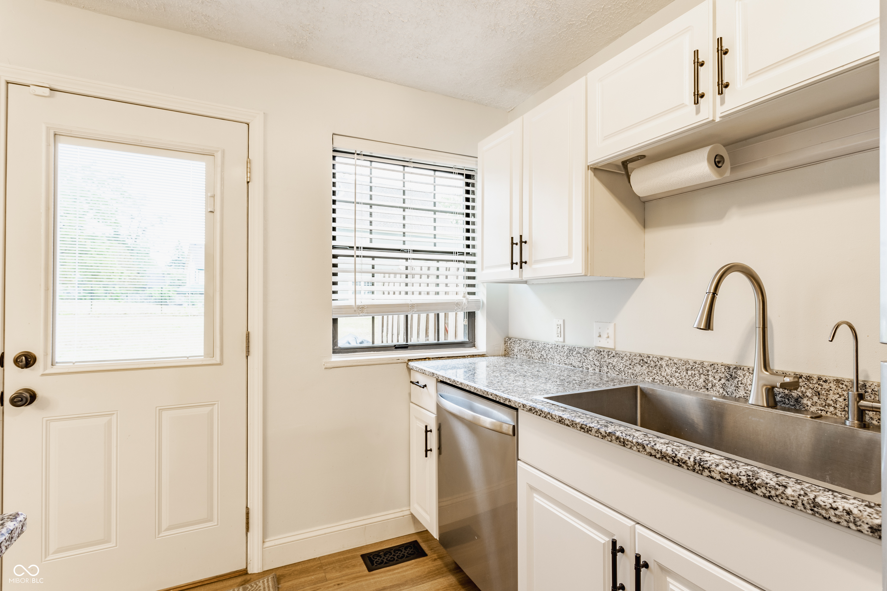 530 Sutherland Avenue Unit: B