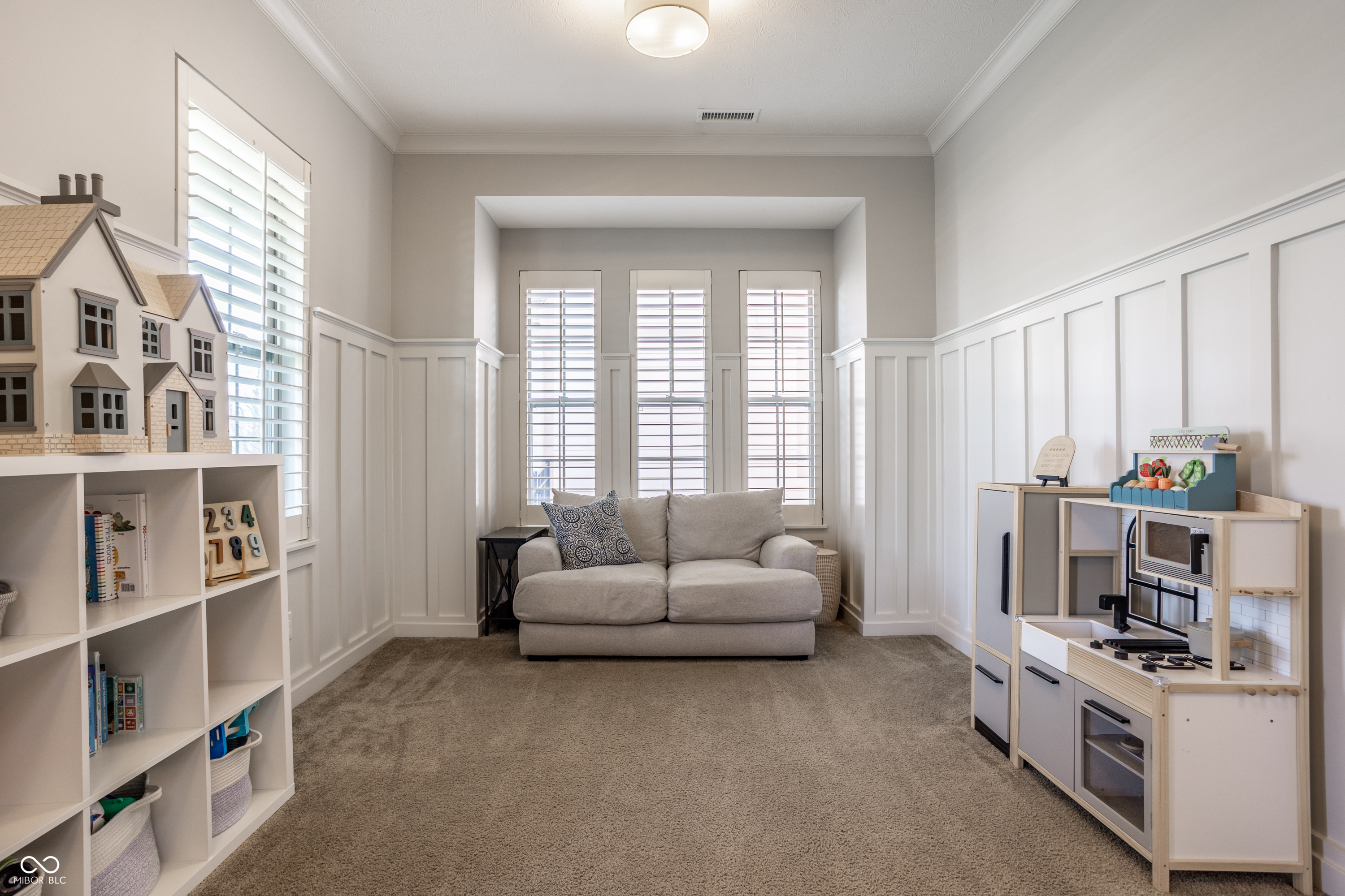 1417 W 151st Street