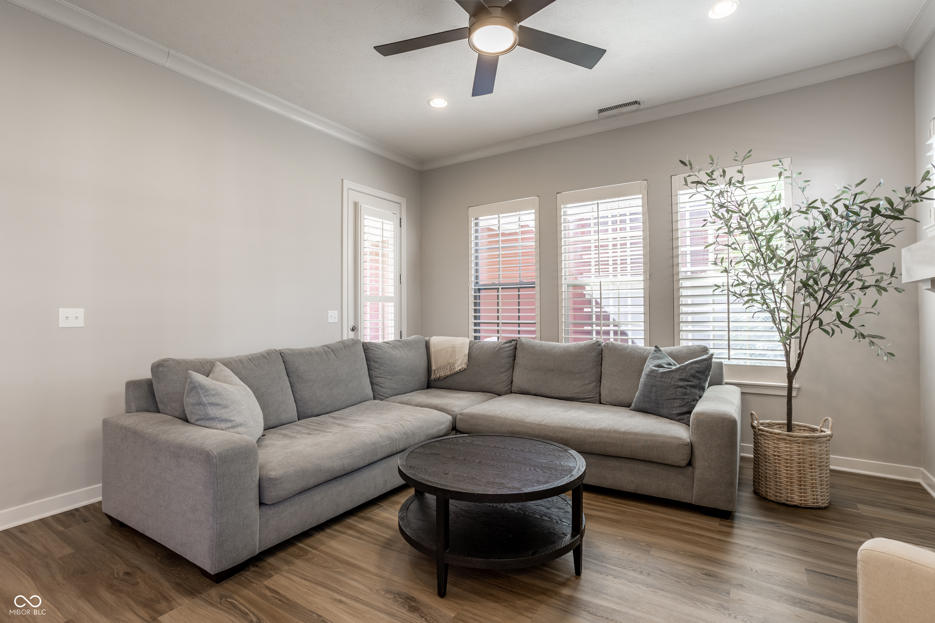 1417 W 151st Street