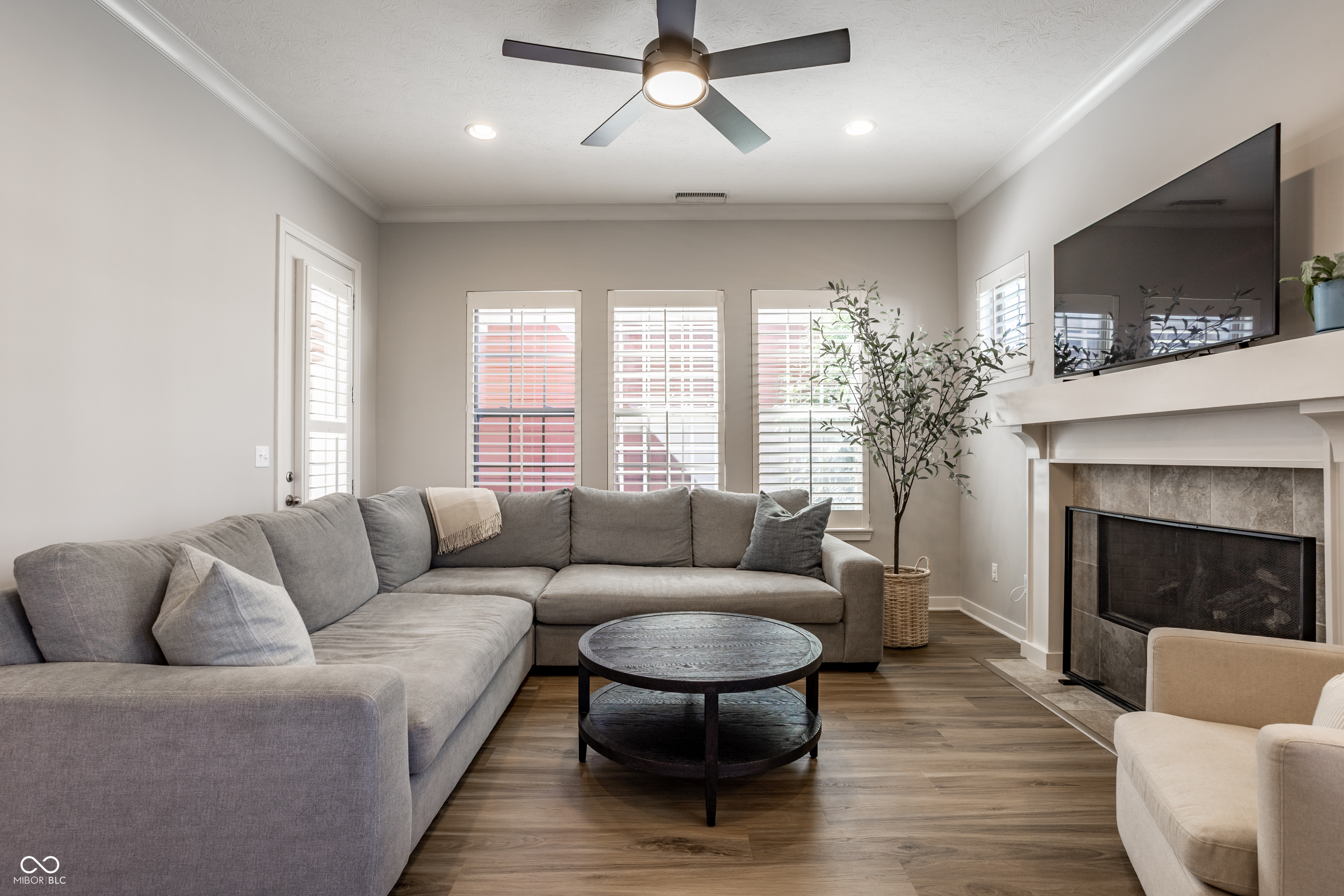 1417 W 151st Street