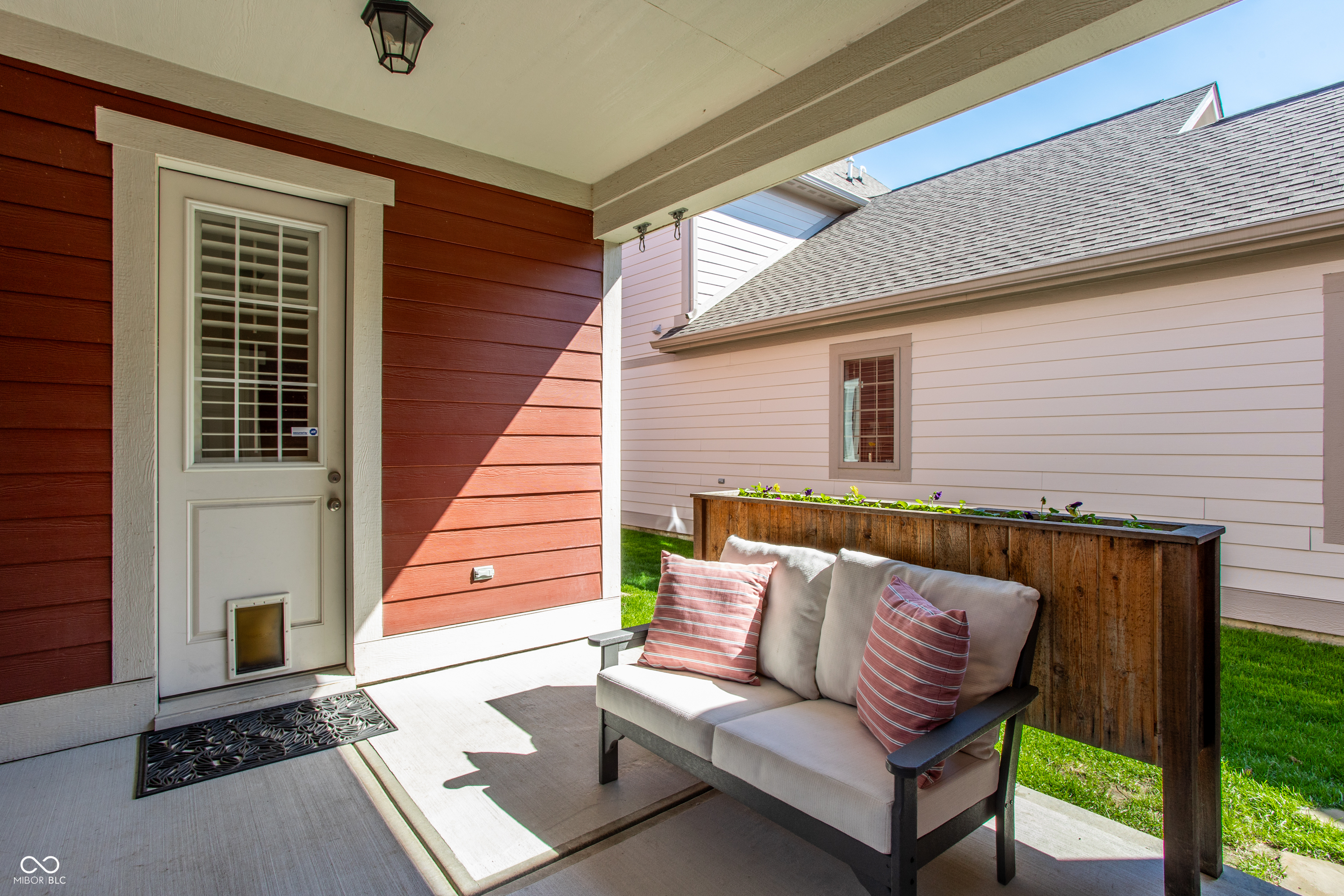 1417 W 151st Street