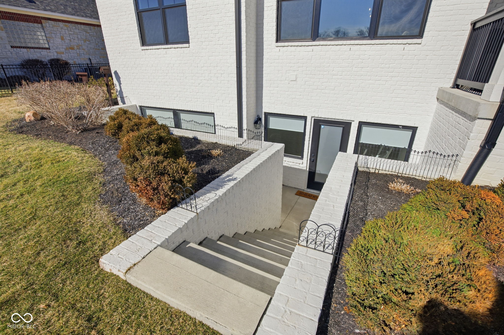 10405 Golden Bear Way