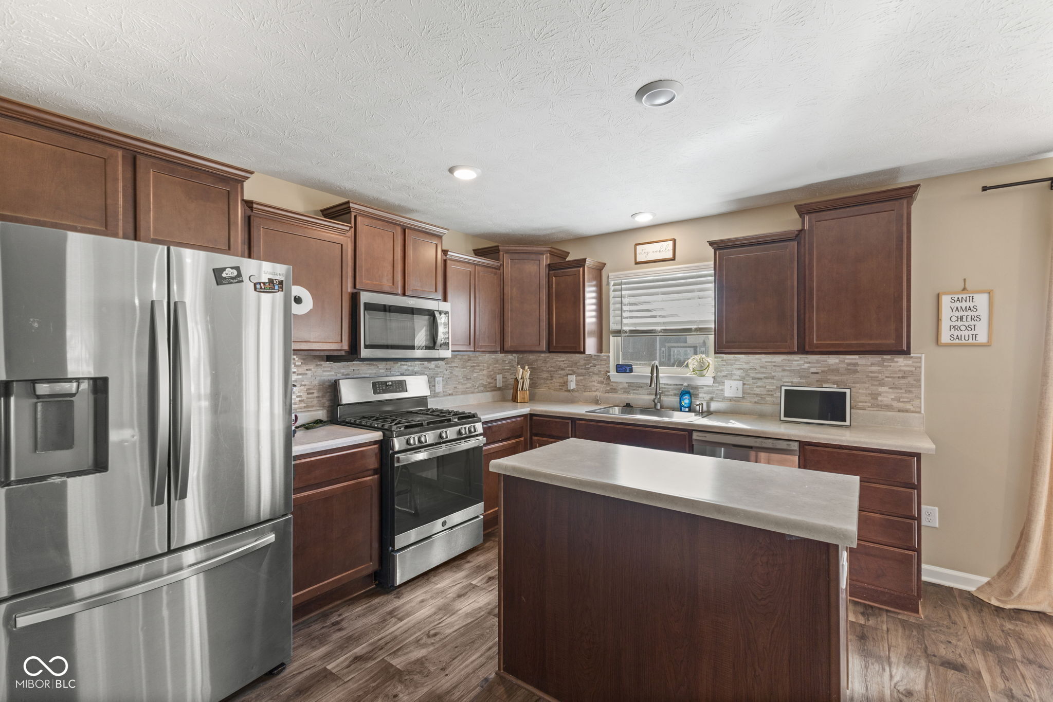 6905 W Wintergreen Court