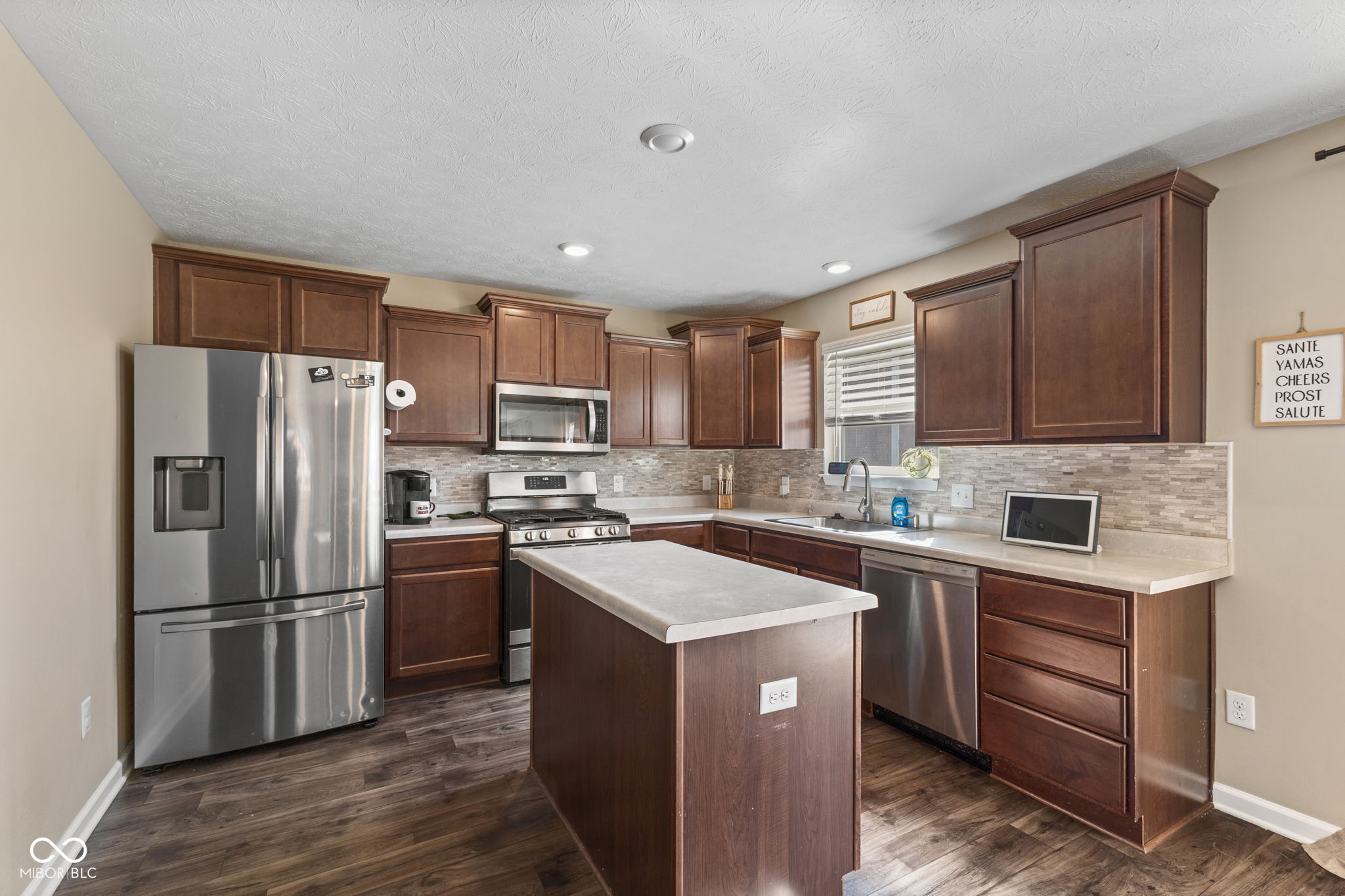 6905 W Wintergreen Court