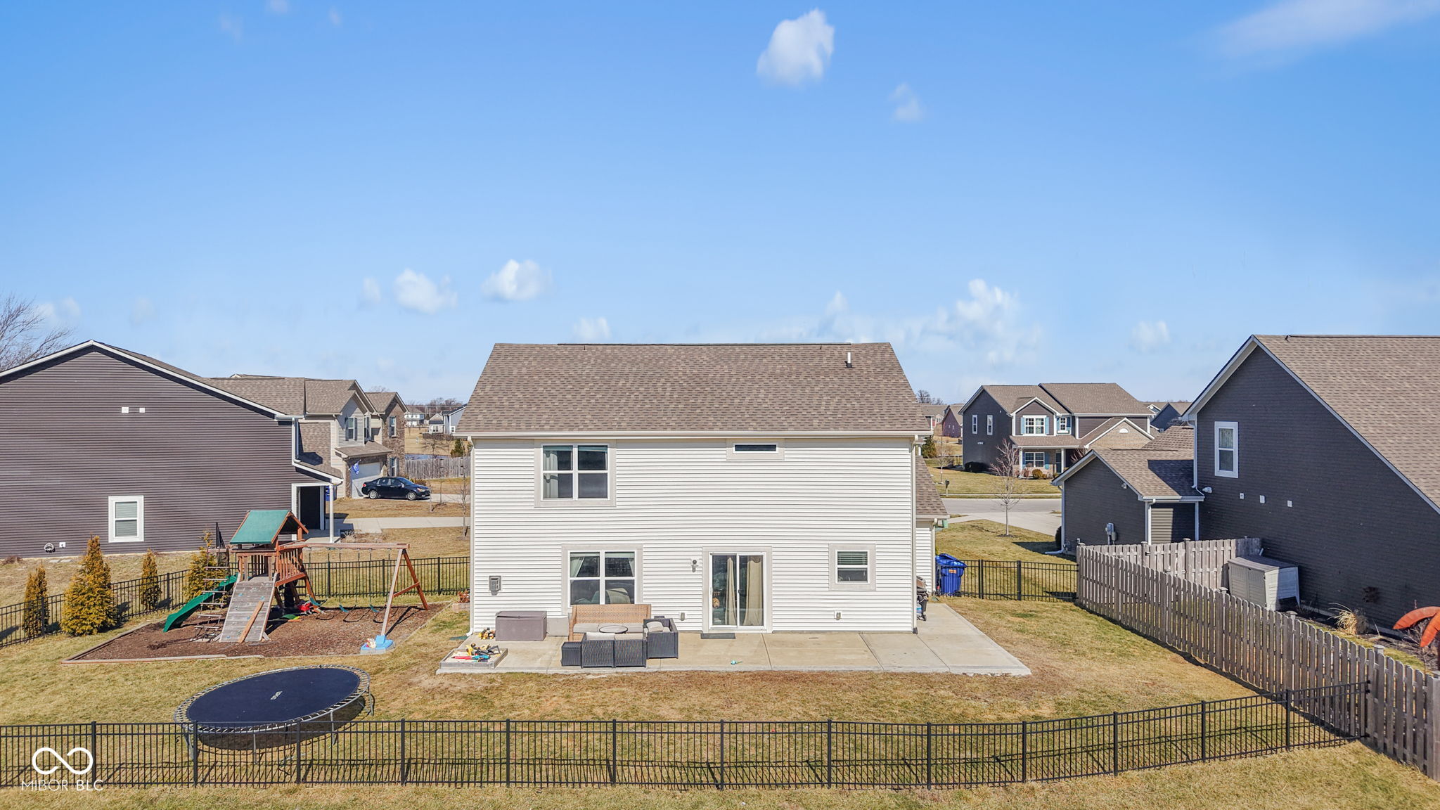 6905 W Wintergreen Court