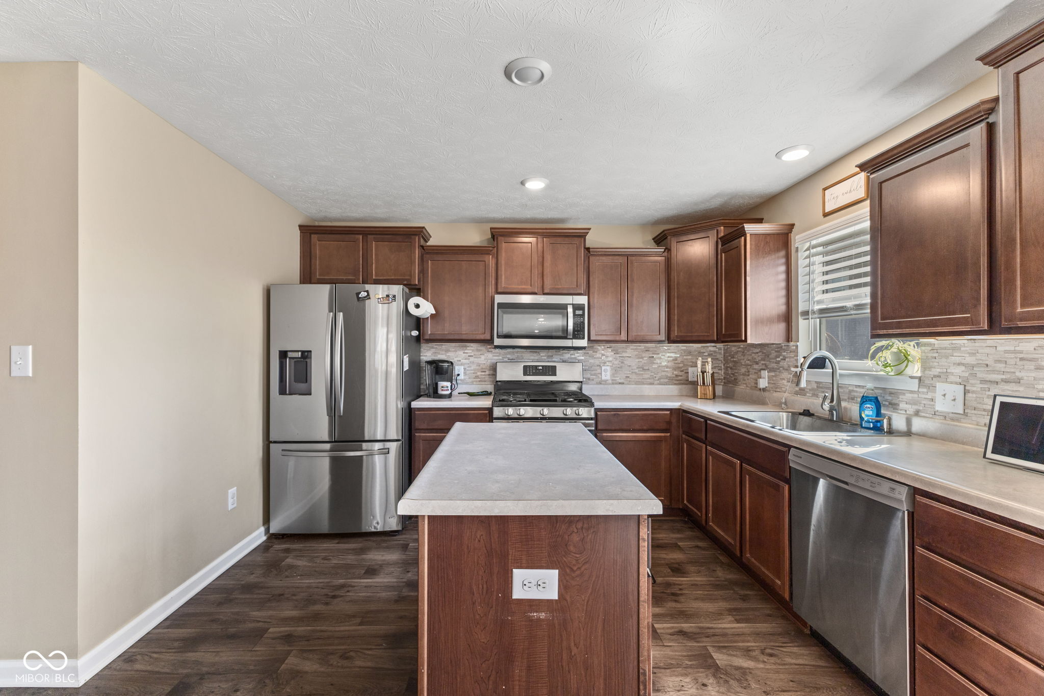 6905 W Wintergreen Court