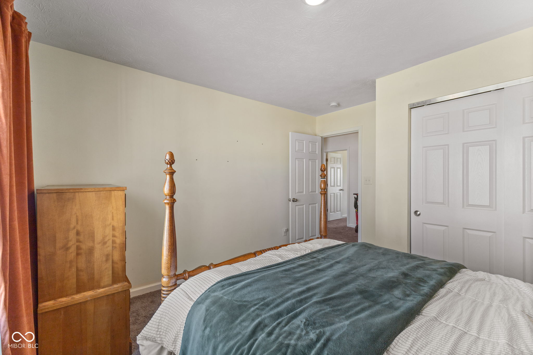 6905 W Wintergreen Court