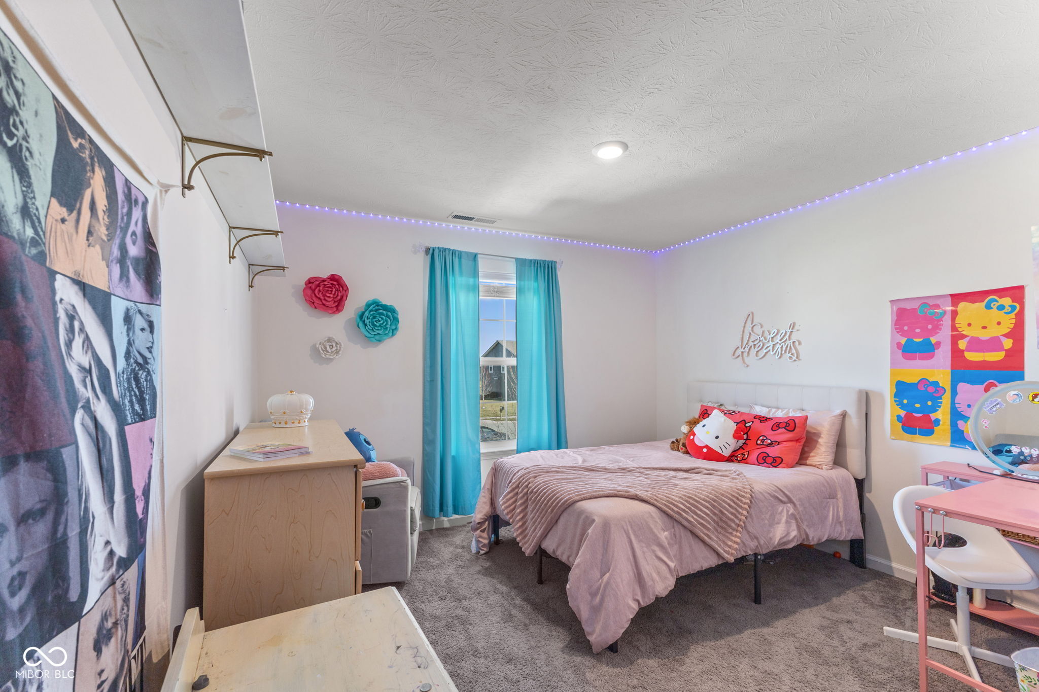 6905 W Wintergreen Court