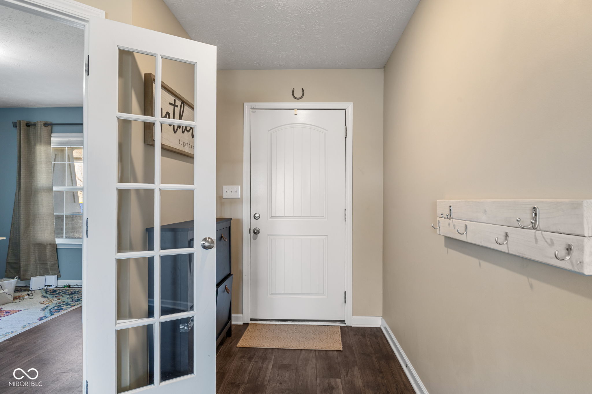 6905 W Wintergreen Court