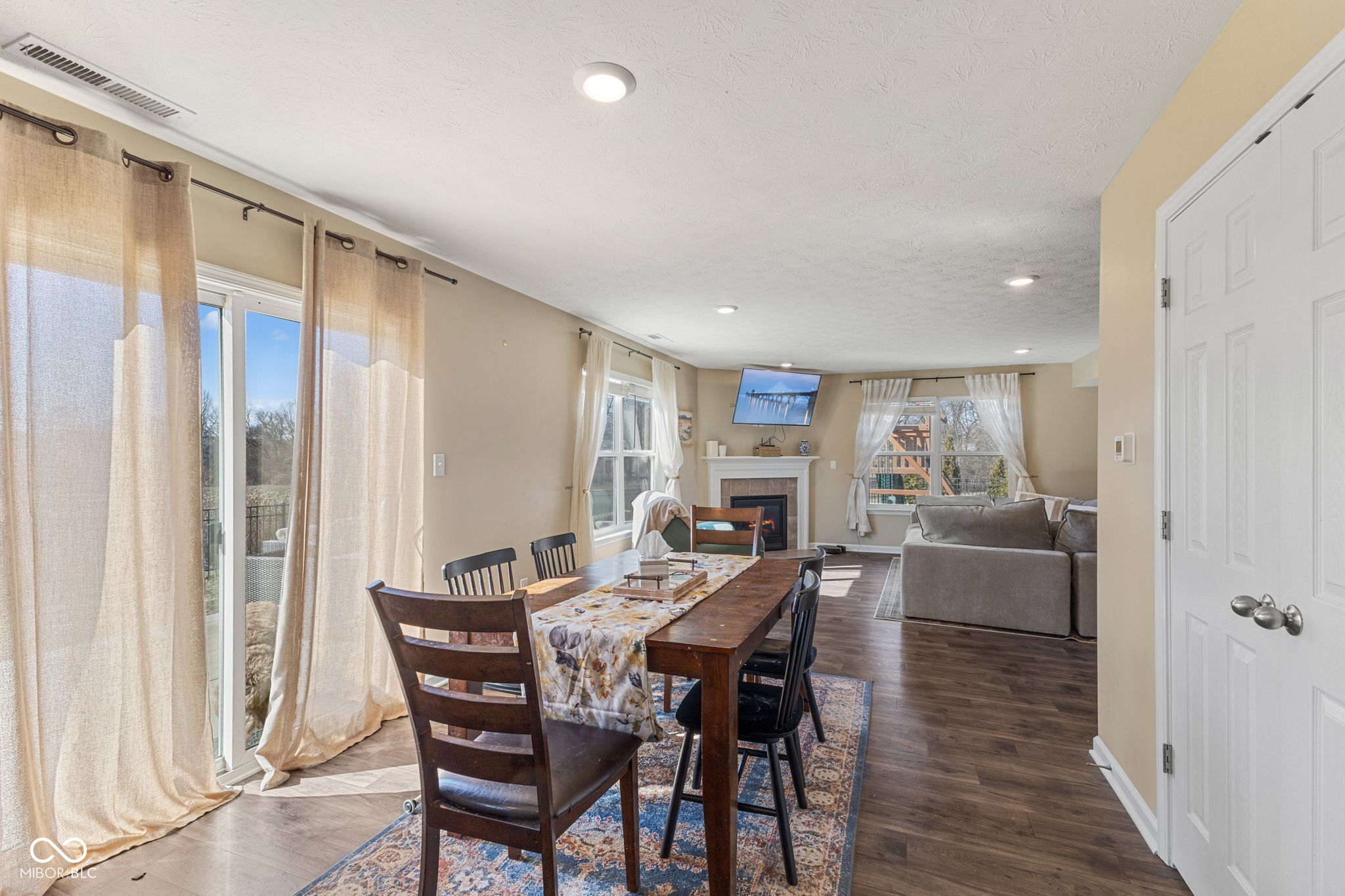 6905 W Wintergreen Court