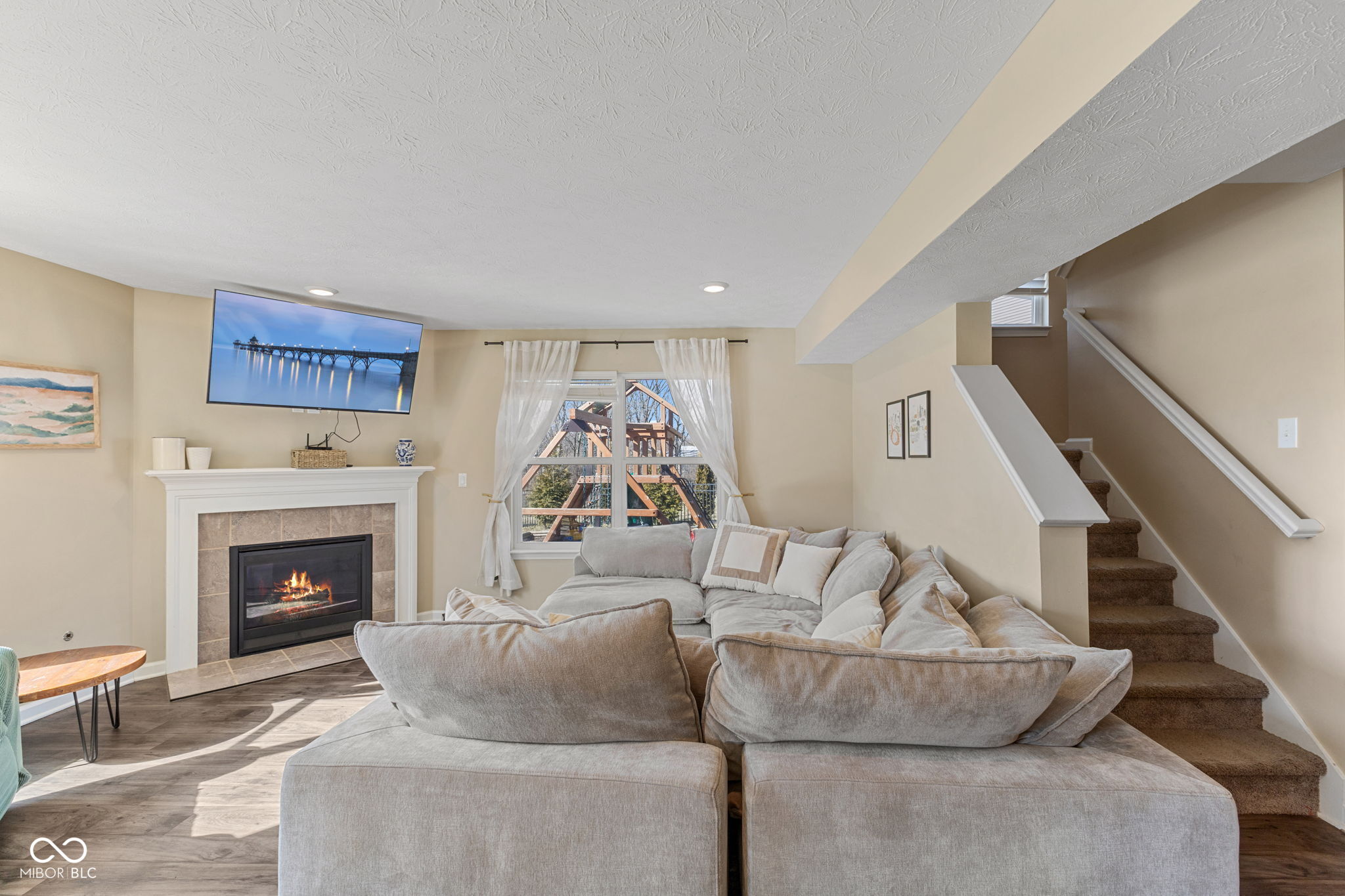 6905 W Wintergreen Court