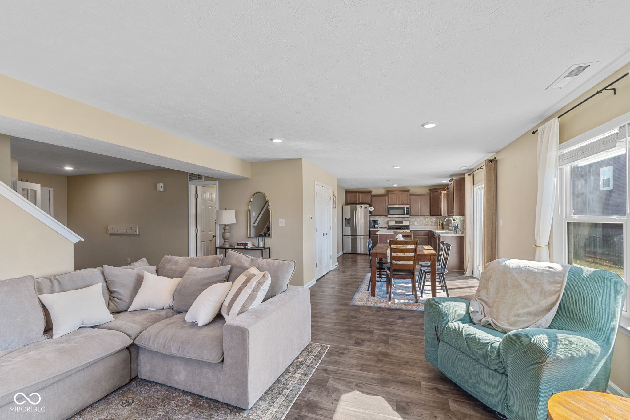 6905 W Wintergreen Court