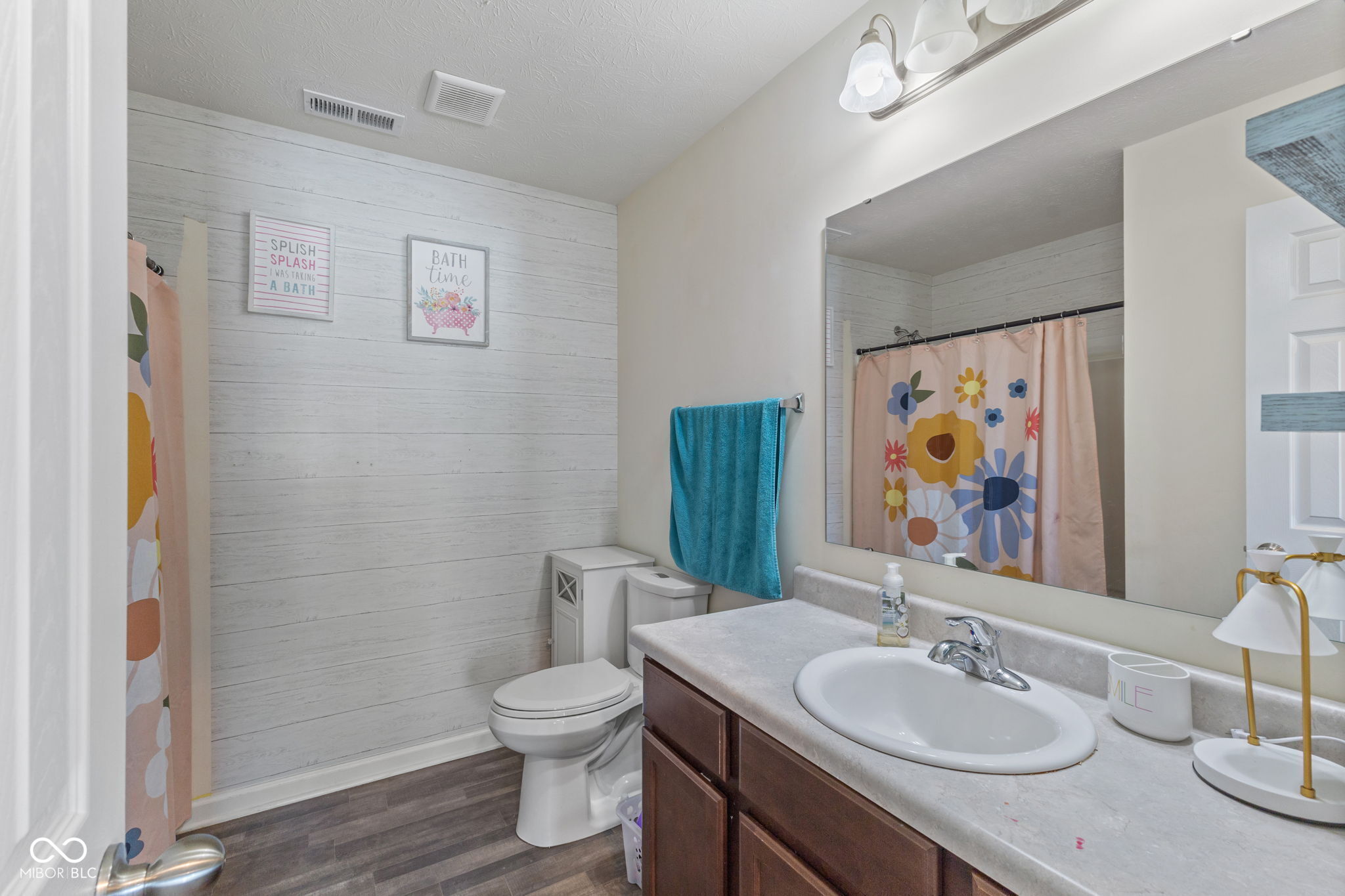 6905 W Wintergreen Court