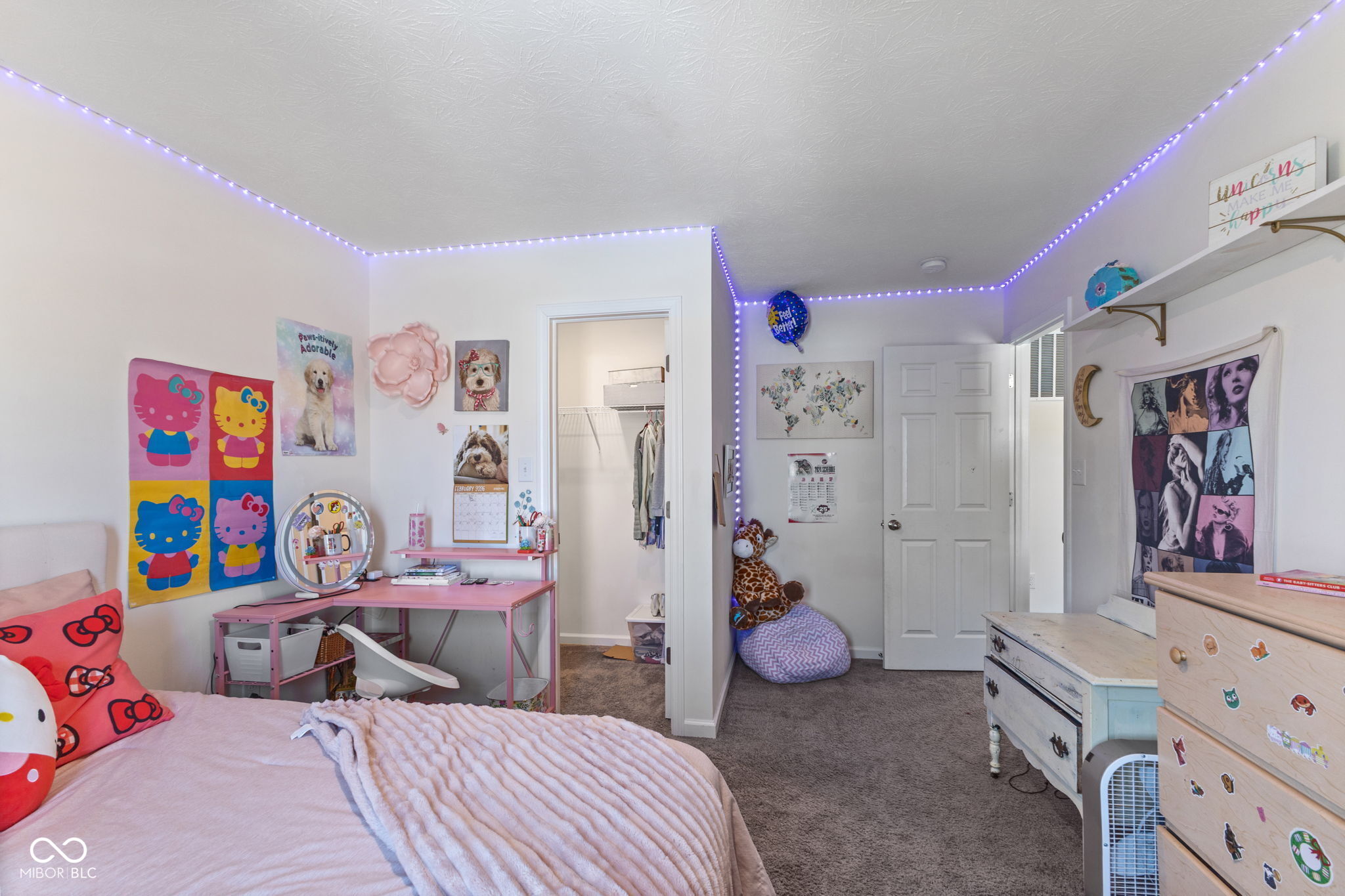 6905 W Wintergreen Court