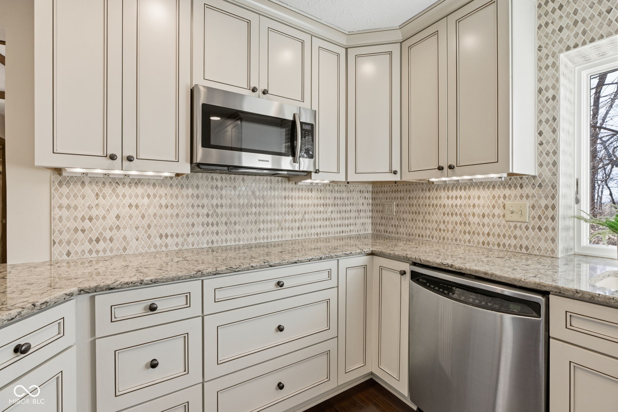 2903 W Carr Hill Road