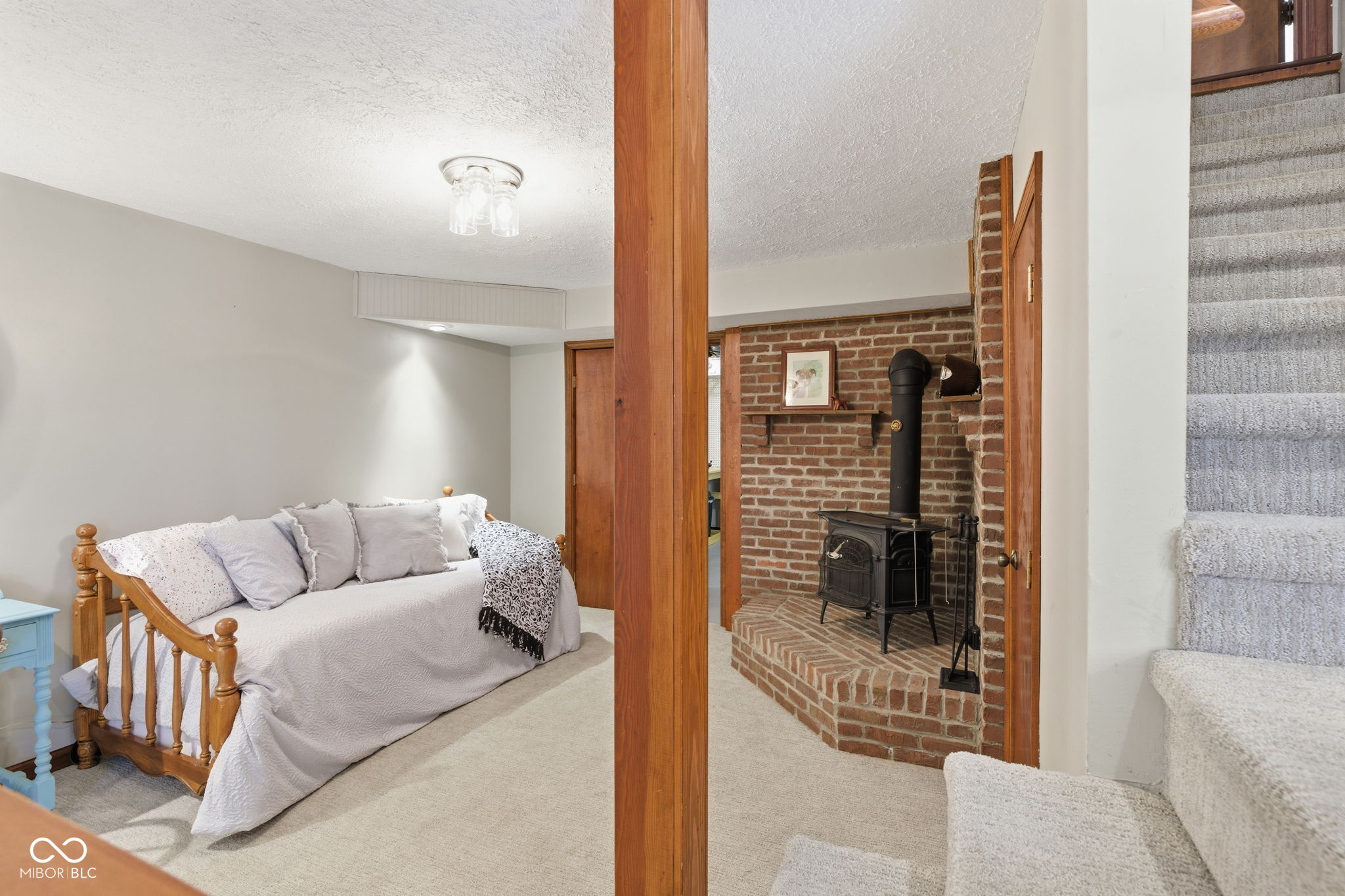 2903 W Carr Hill Road